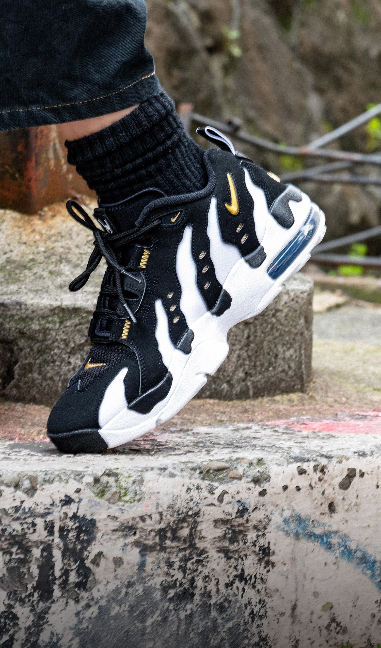NIKE AIR DT MAX '96 LOW