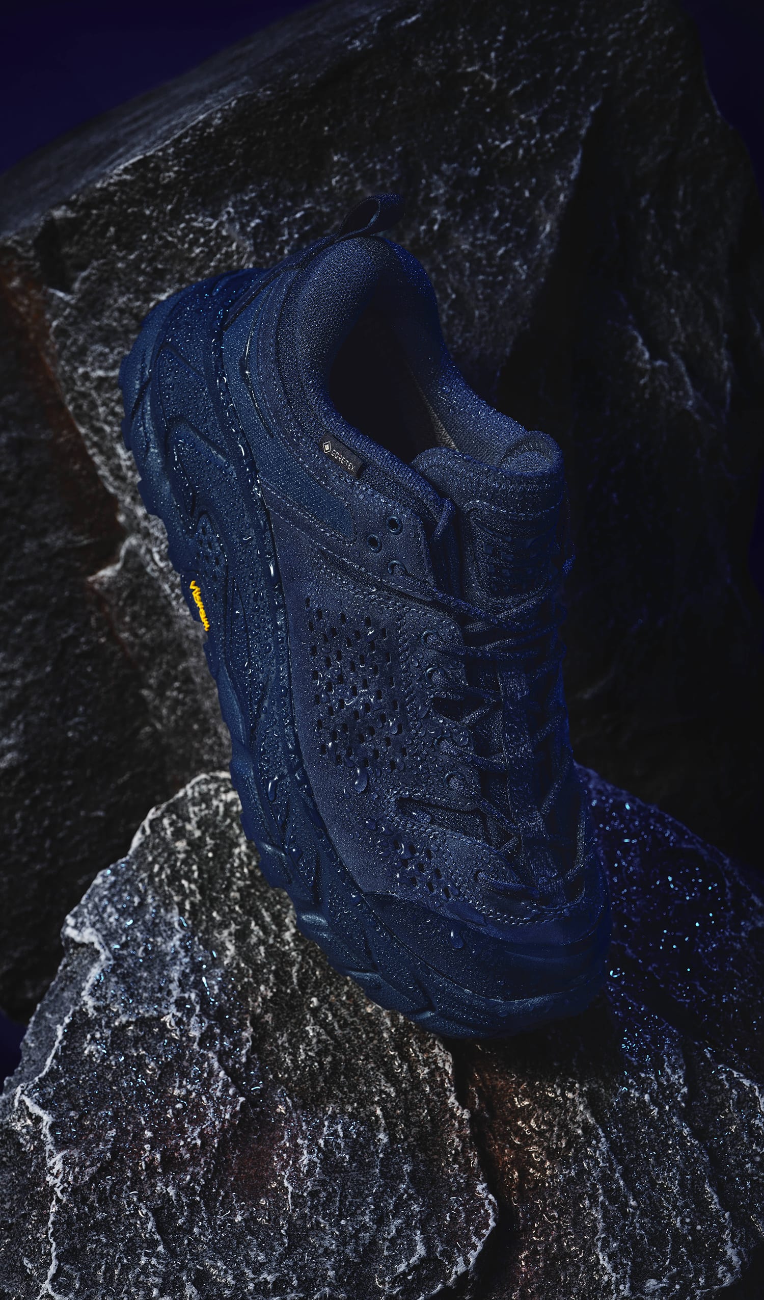 HOKA TOR ULTRA LO