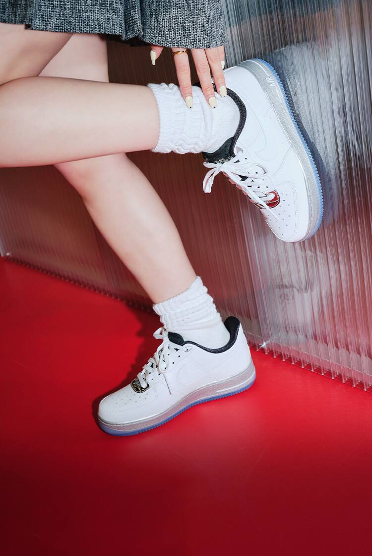 NIKE WMNS AIR FORCE 1 '07 SE