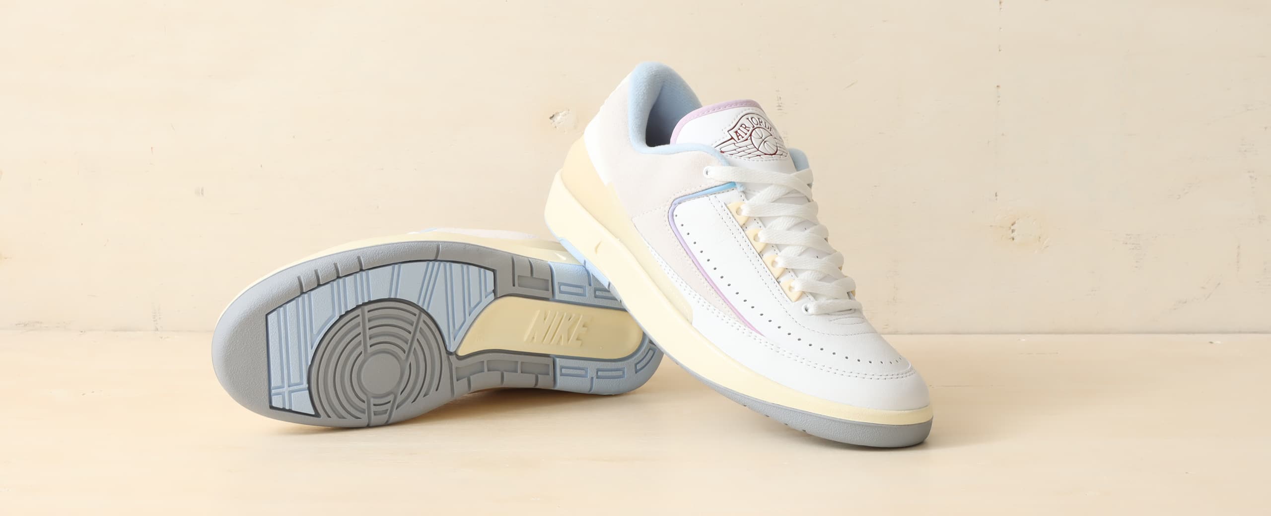 Air Jordan 2 Retro Low Summit WhiteモデルシリーズAI