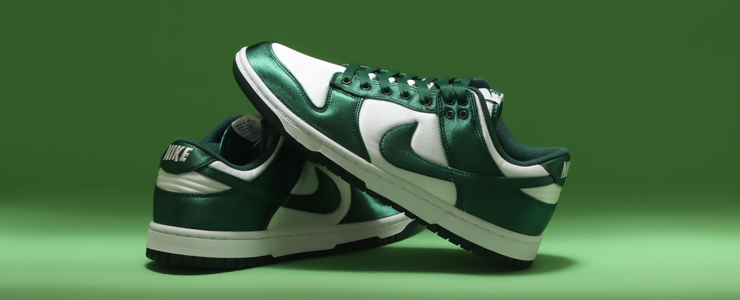 NIKE DUNK LOW "TEAM GREEN"