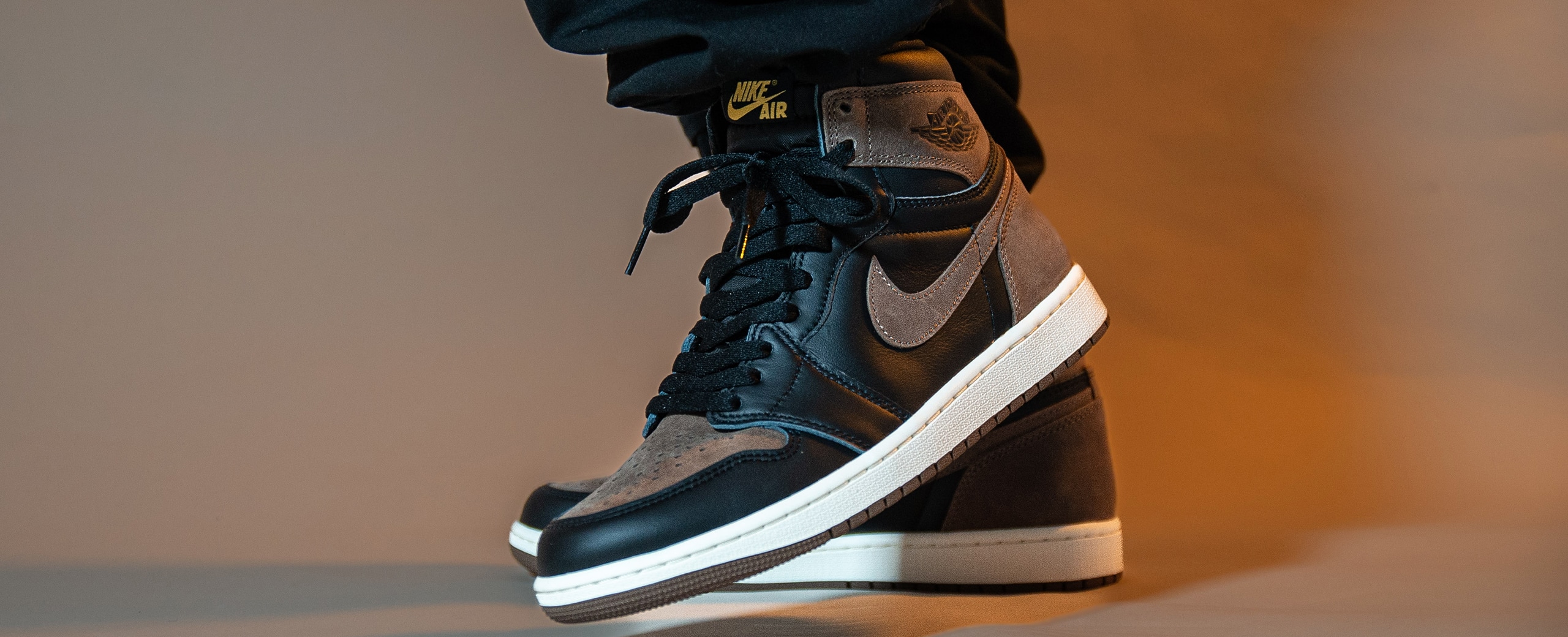 JORDAN BRAND AIR JORDAN 1 RETRO HIGH OG BLACK/METALLIC GOLD ...