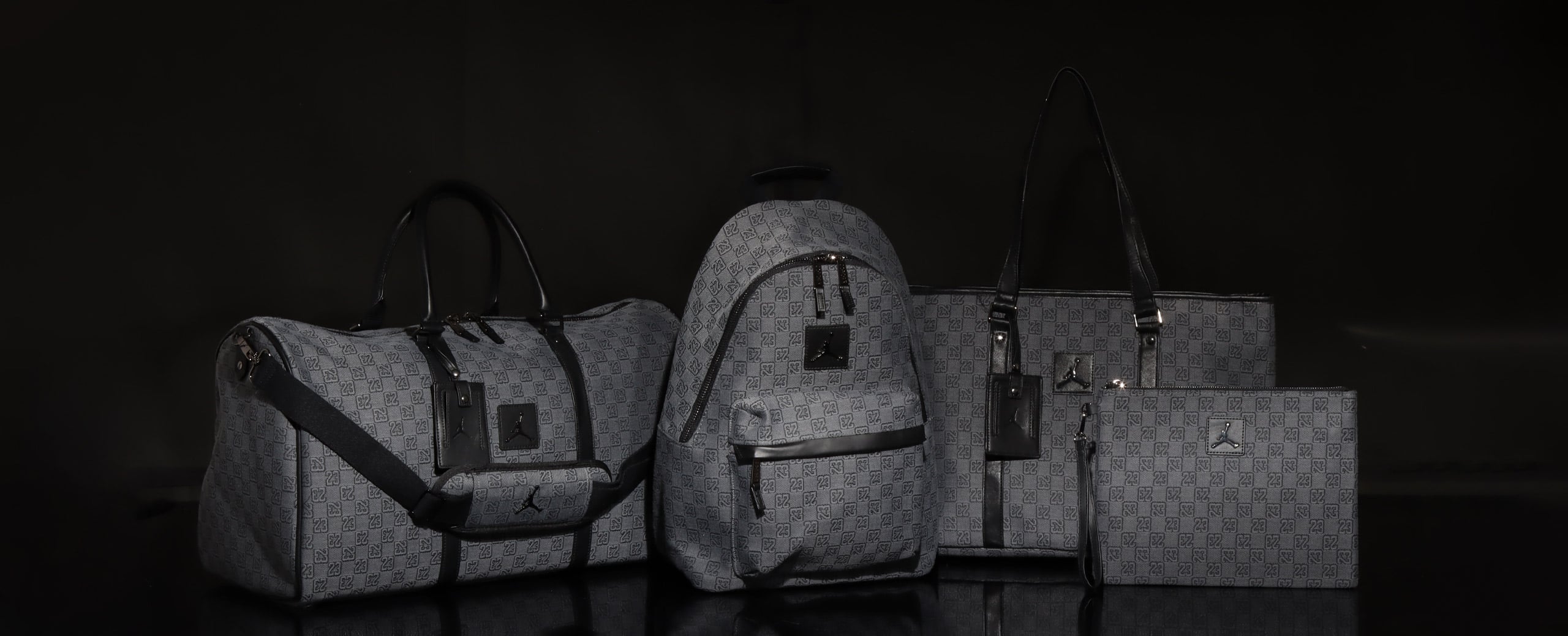 バッグ JORDAN MONOGRAM DUFFLE BAG DK SMOKE GREY Jordan Monogram Duffle Bag / Dark Smoke Grey | Parallel