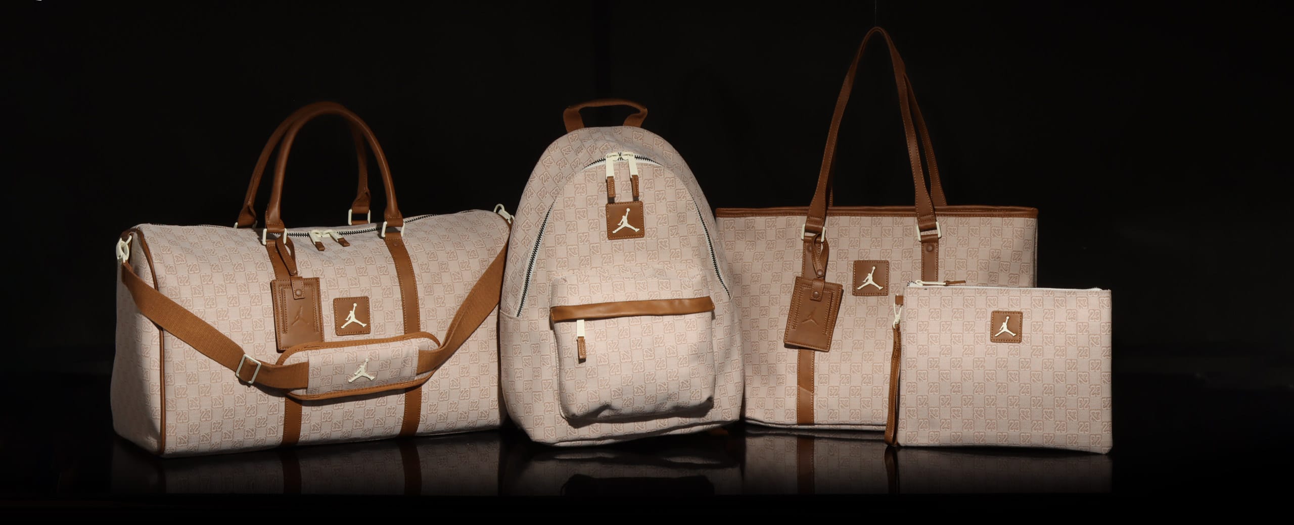 バッグ JORDAN MONOGRAM DUFFLE BAG COCONUT MILK Jordan Monogram Duffle Bag Coconut Milk - OnsetShoes