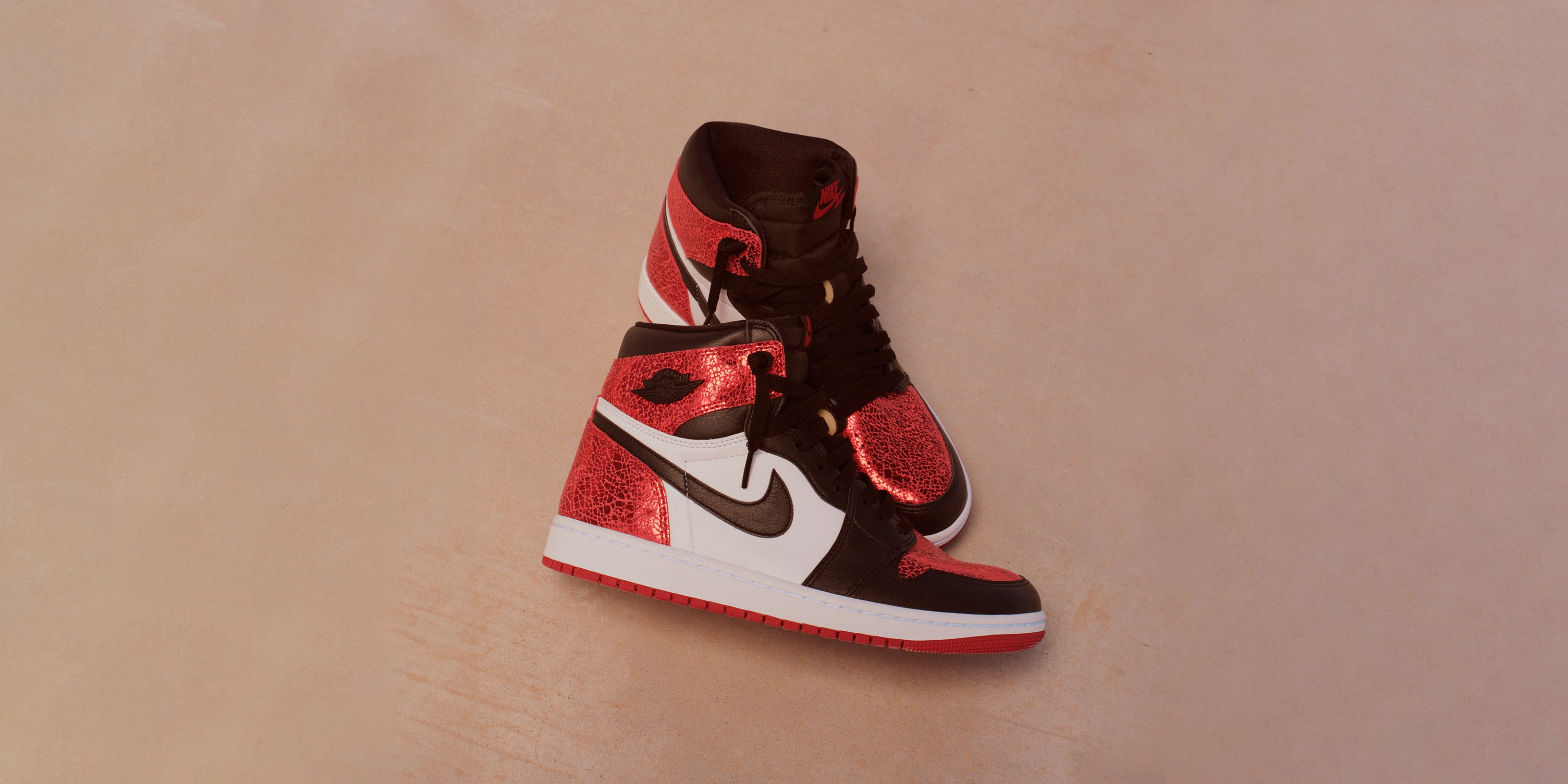 JORDAN BRAND WMNS AIR JORDAN 1 RETRO HI OG