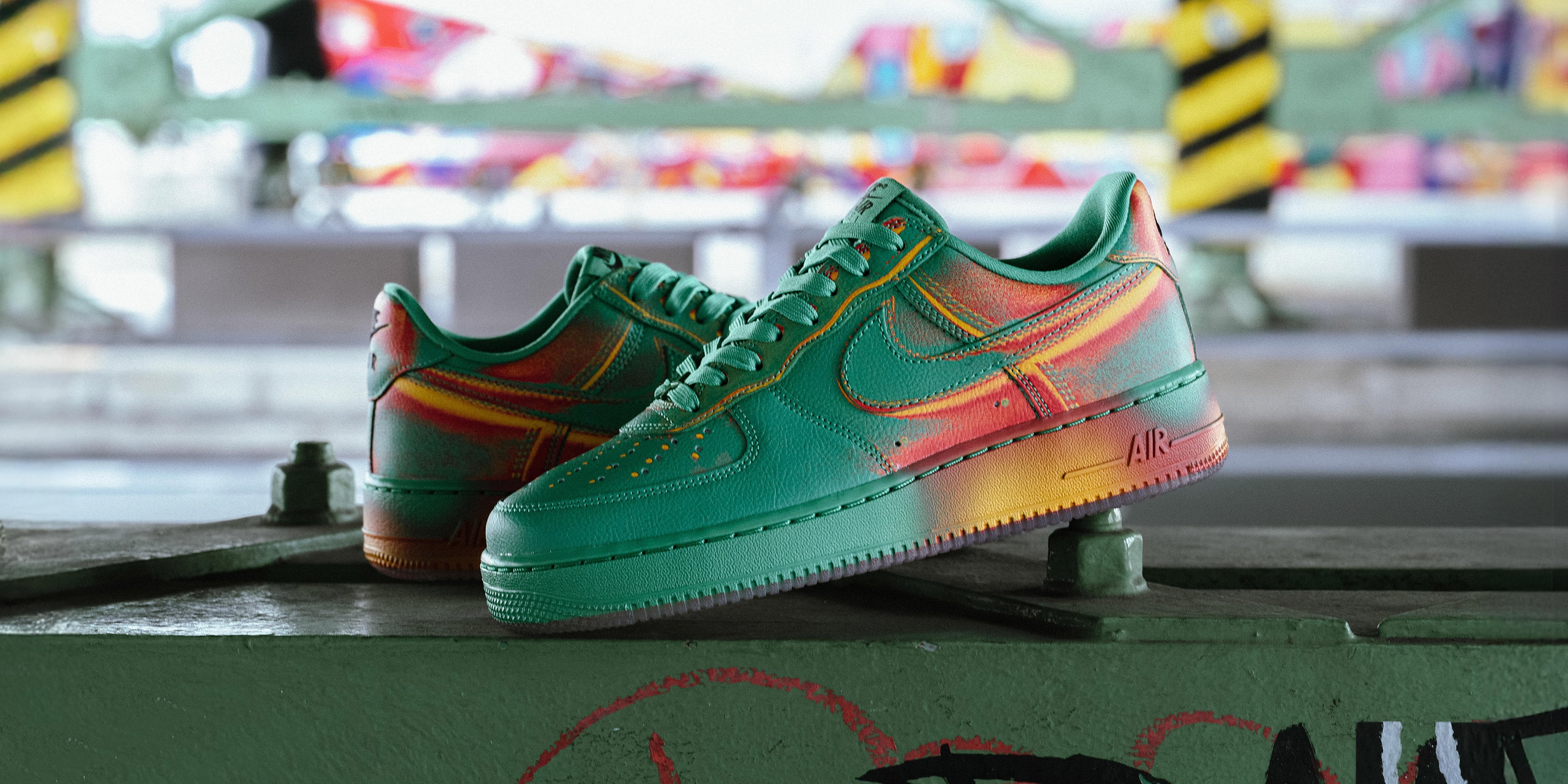 NIKE AIR FORCE 1 LOW RETRO