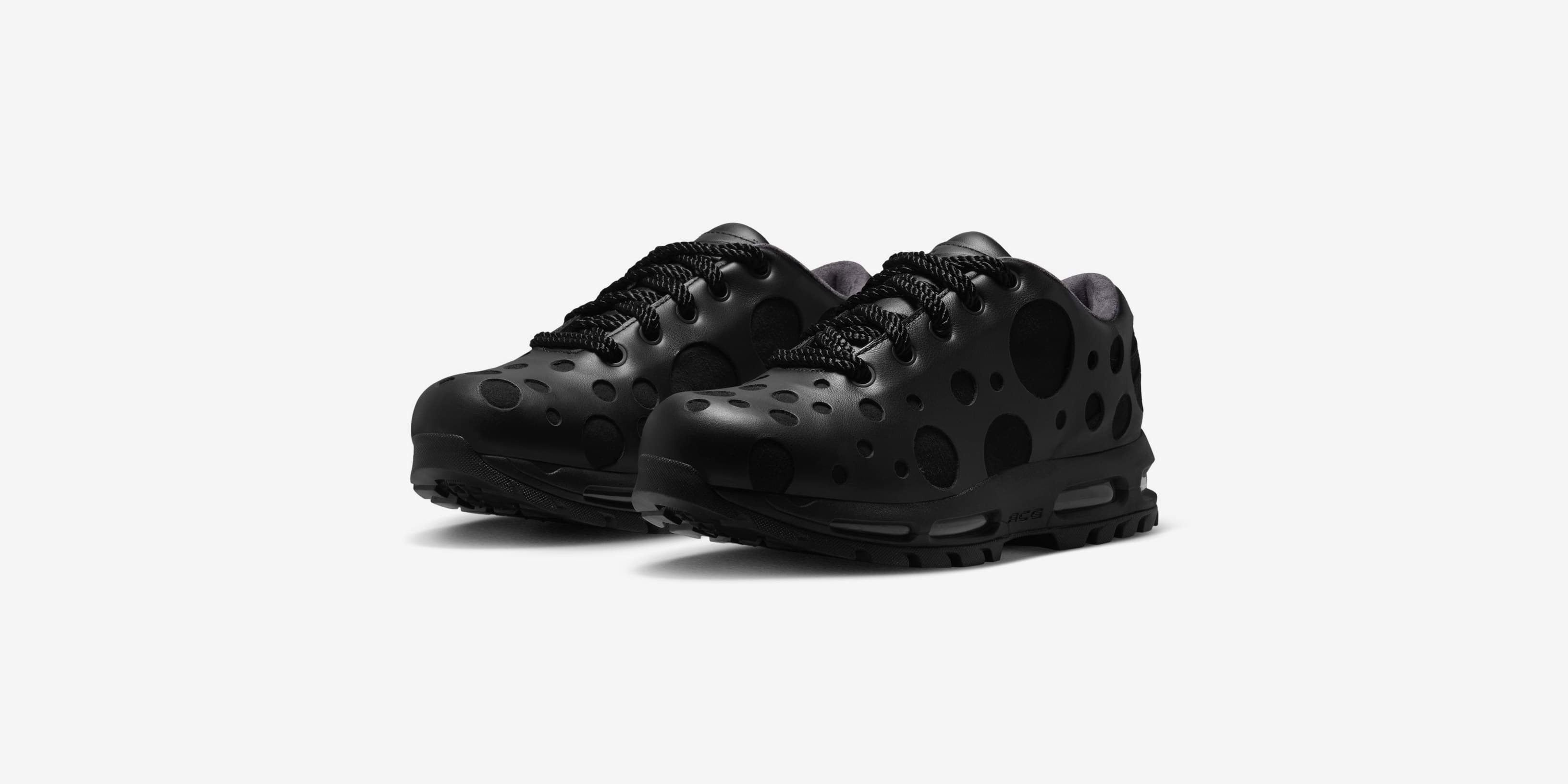 NIKE AIR MAX GOADOME LOW QS