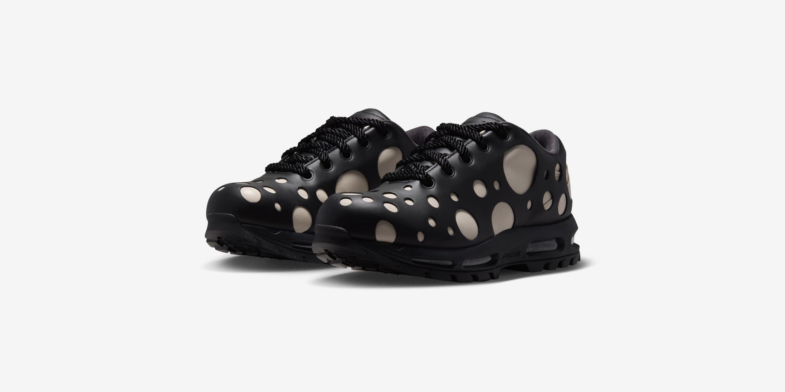 NIKE AIR MAX GOADOME LOW QS