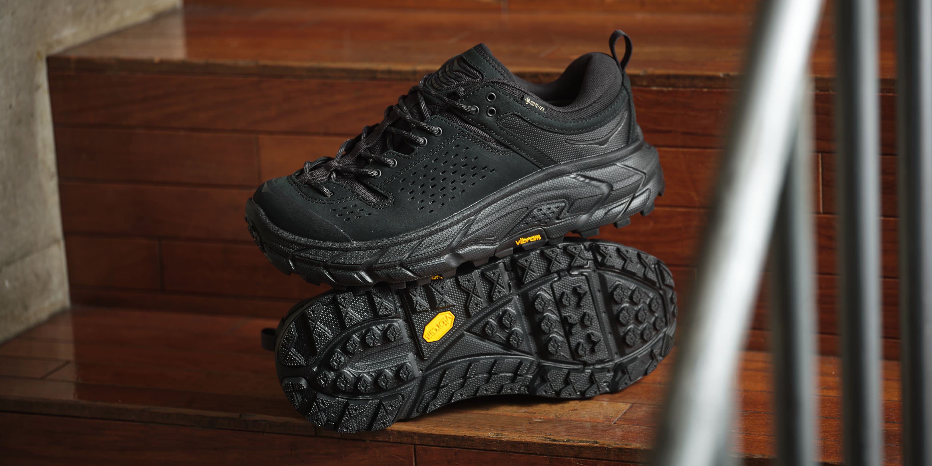 HOKA TOR ULTRA