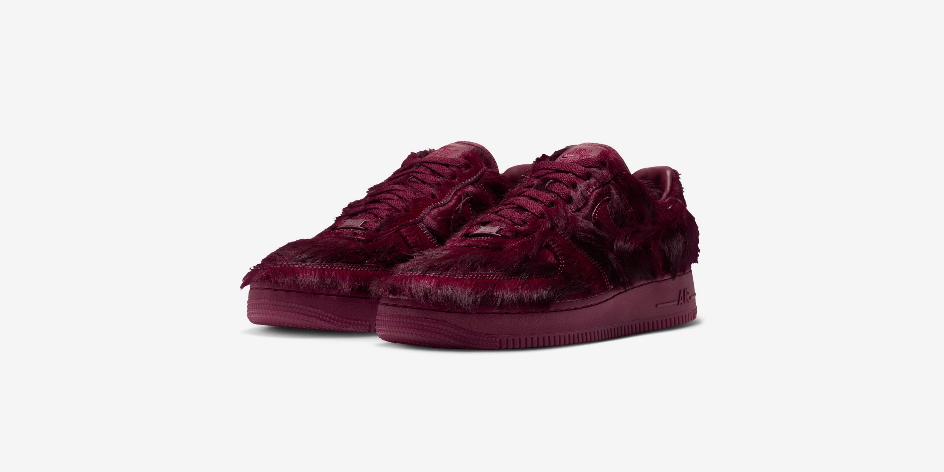 NIKE AIR FORCE 1 QS