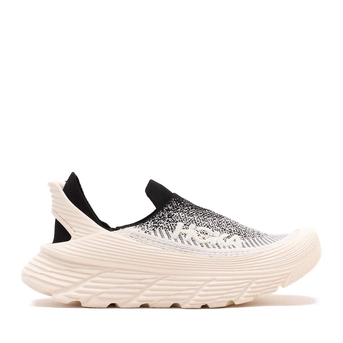 HOKA RESTORE TC BLACK / ALABASTER の画像