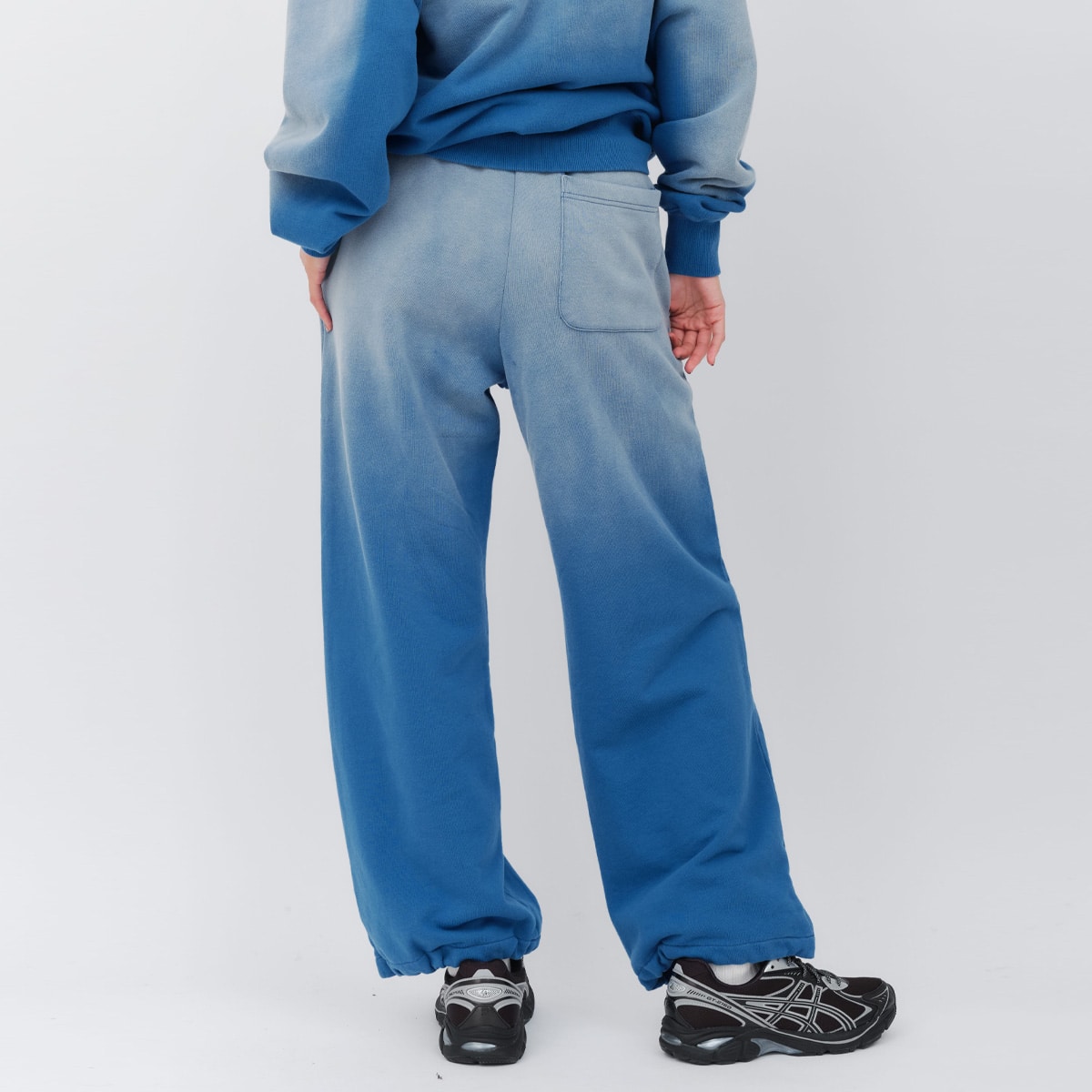 atmos pink Gradation Sweat Pants BLUEの画像