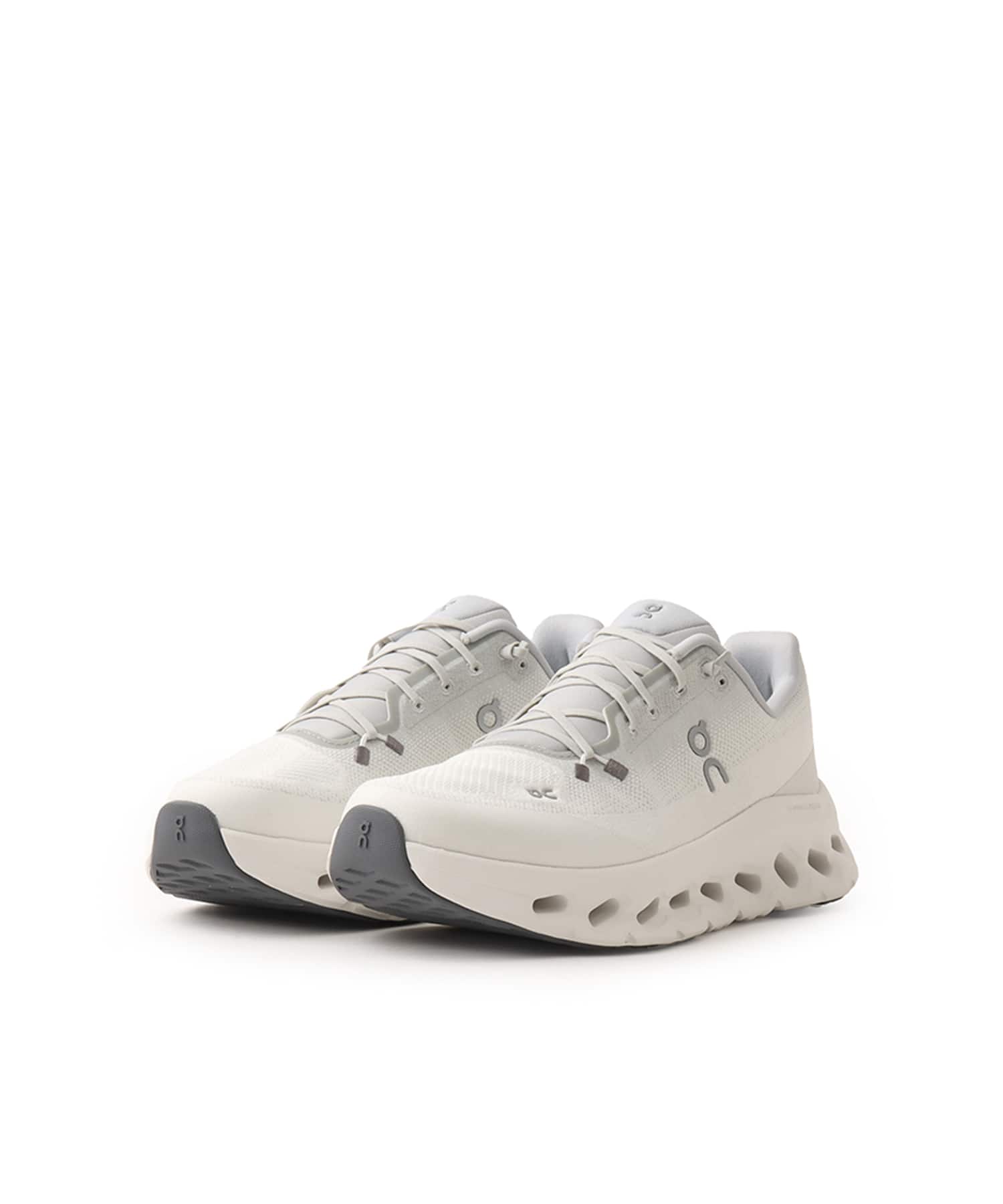 On Cloudtilt 1 M Glacier | Iceの画像