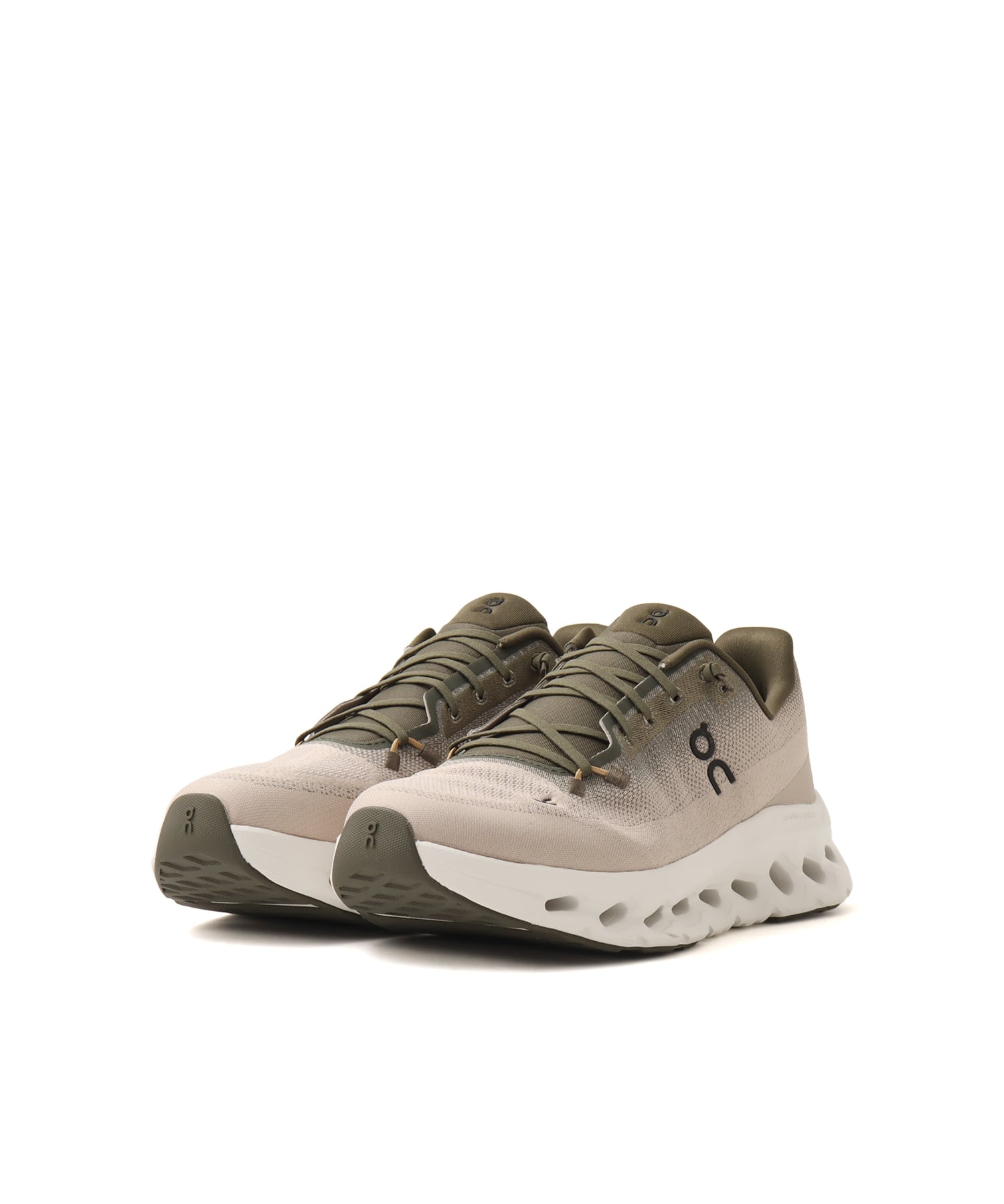 On CLOUDTILT M Olive | Desertの画像