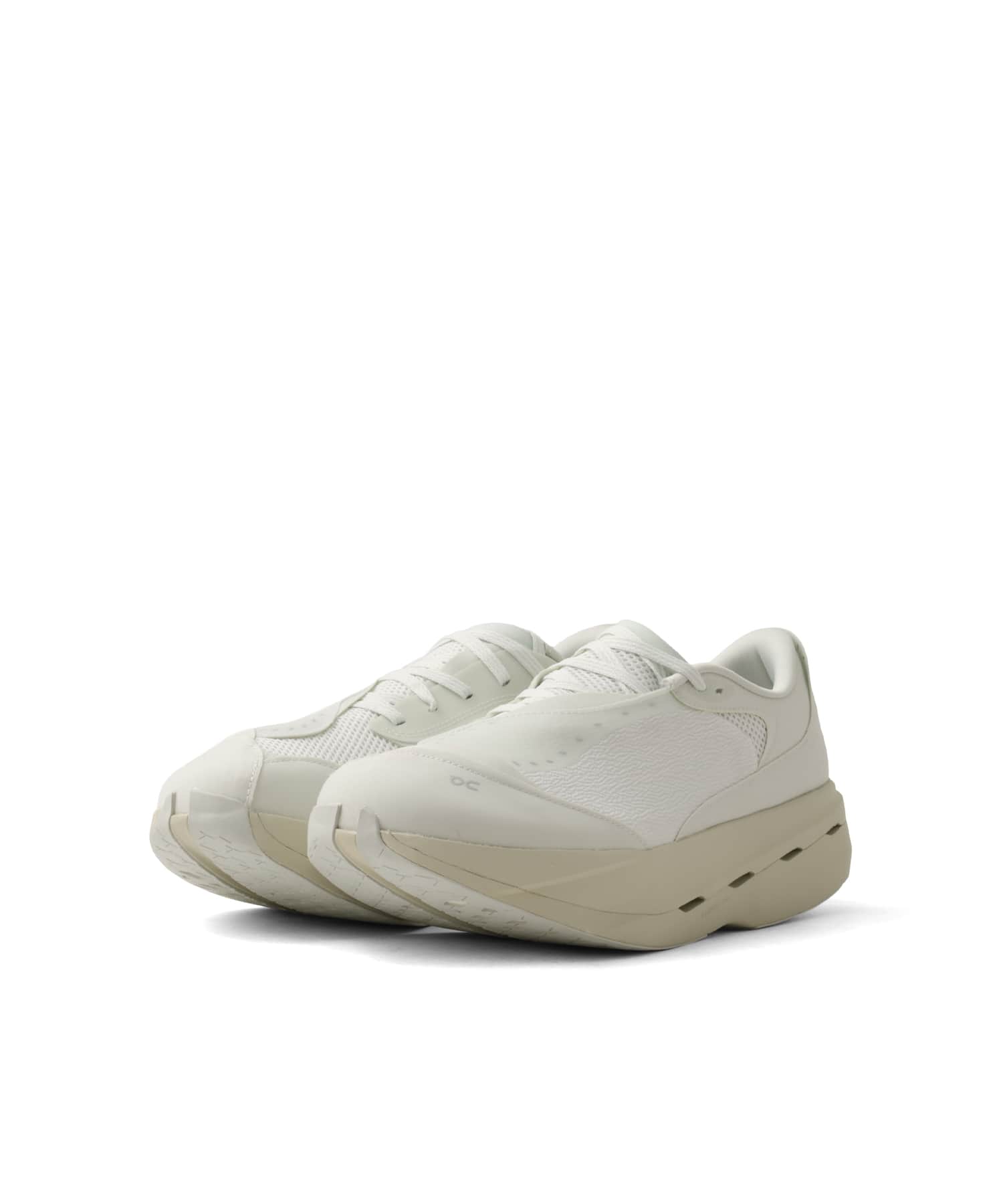 On Cloudboom Volt PAF 1 M White | Galeの画像