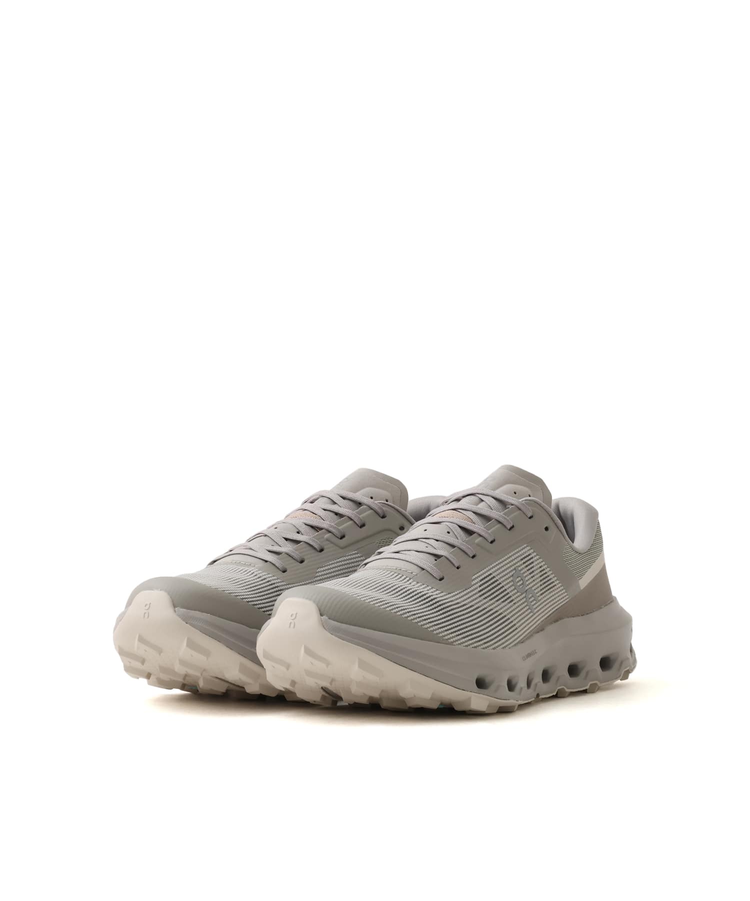 On Cloudvista 3 M Fog | Pearlの画像