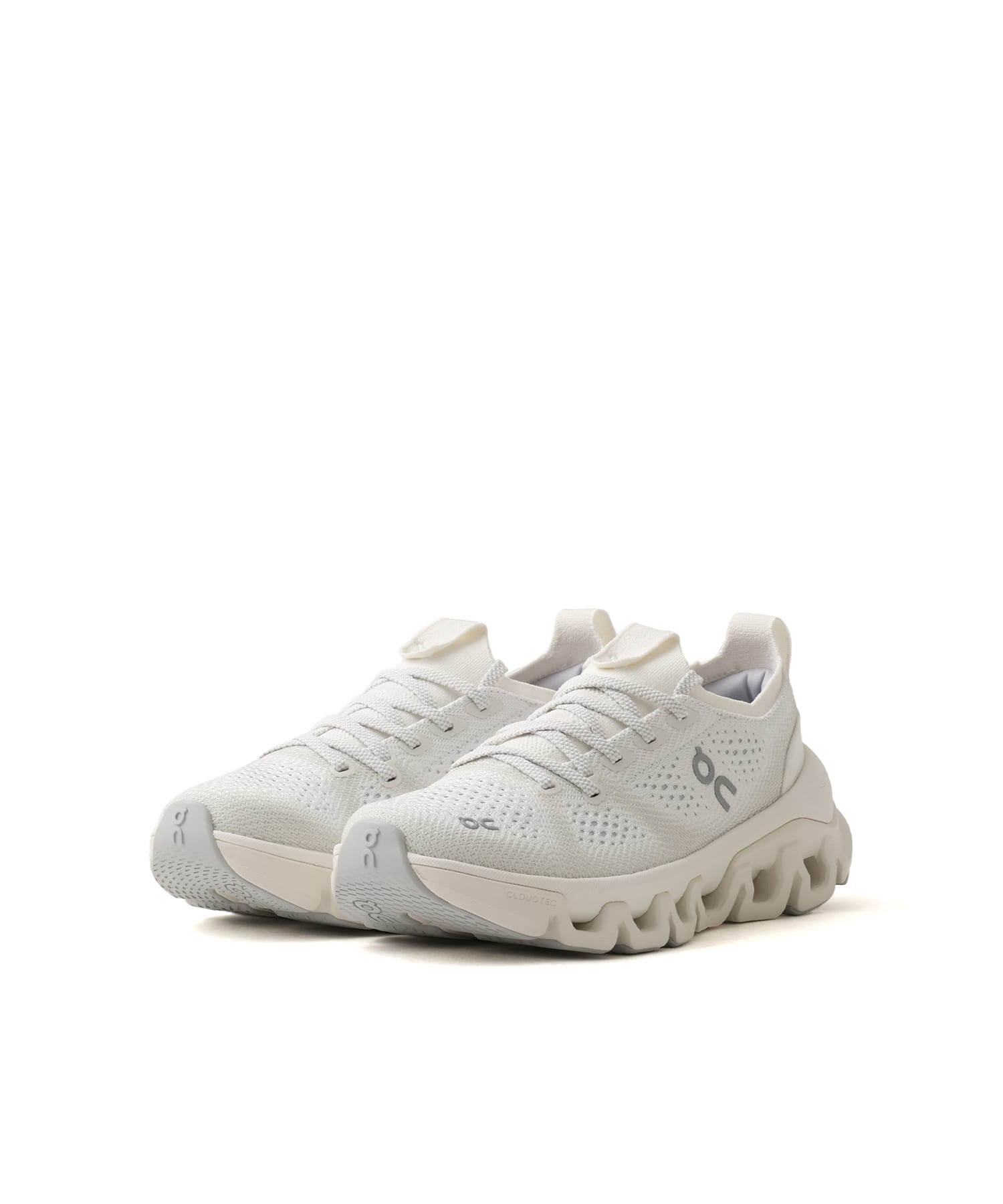 On CLOUD X TEMPO 1 M Ivory | Iceの画像