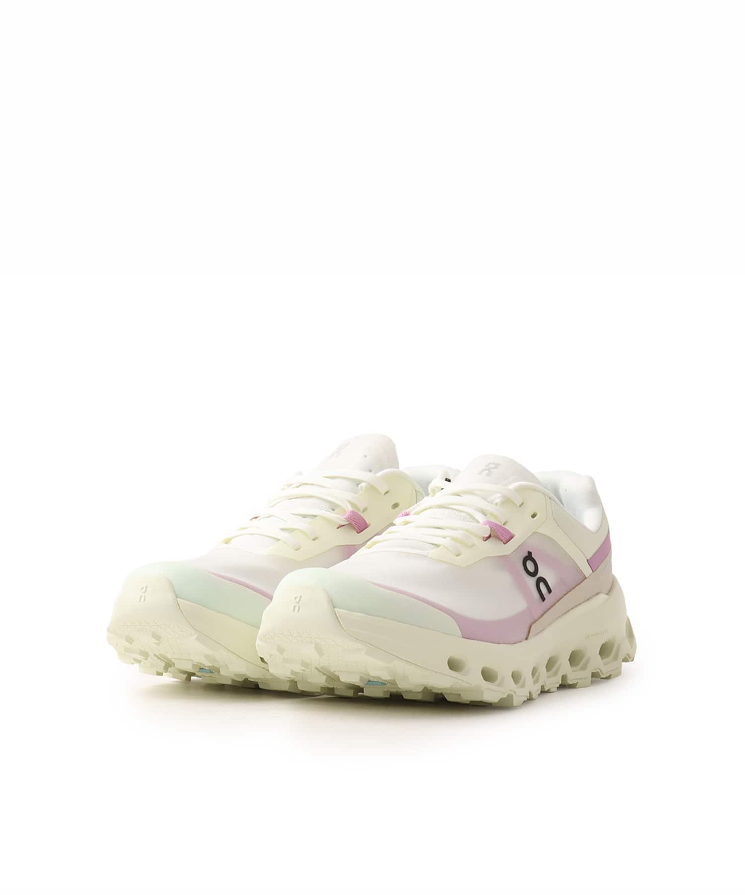 On Cloudvista 2 W Ivory | Seedlingの画像