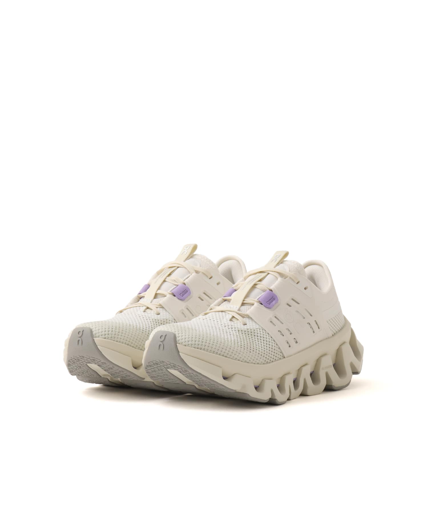 On Cloudswift Amp 1 W Ivory | Ghostの画像