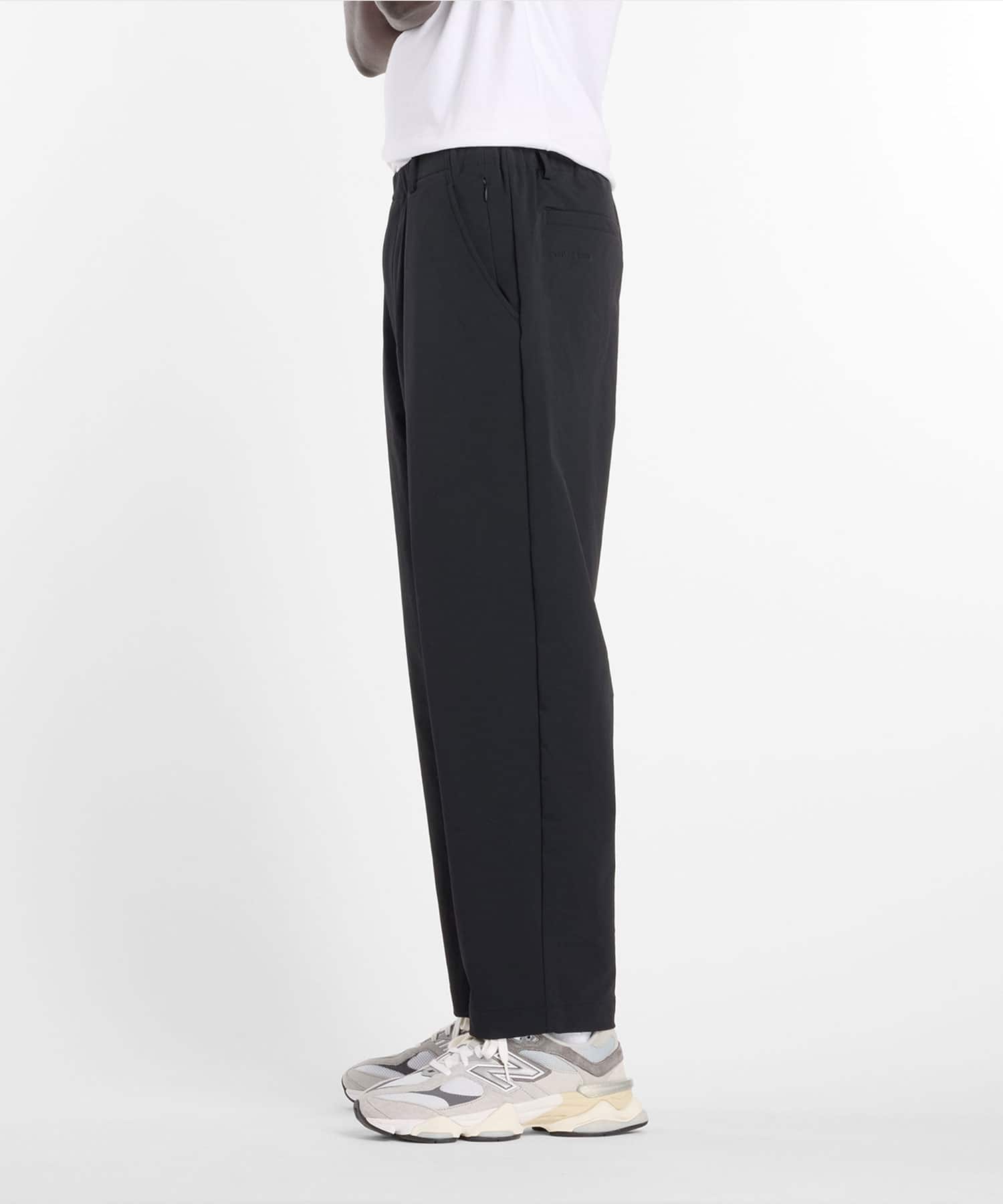 New Balance NB GREY TAPERED PANTS ブラックの画像