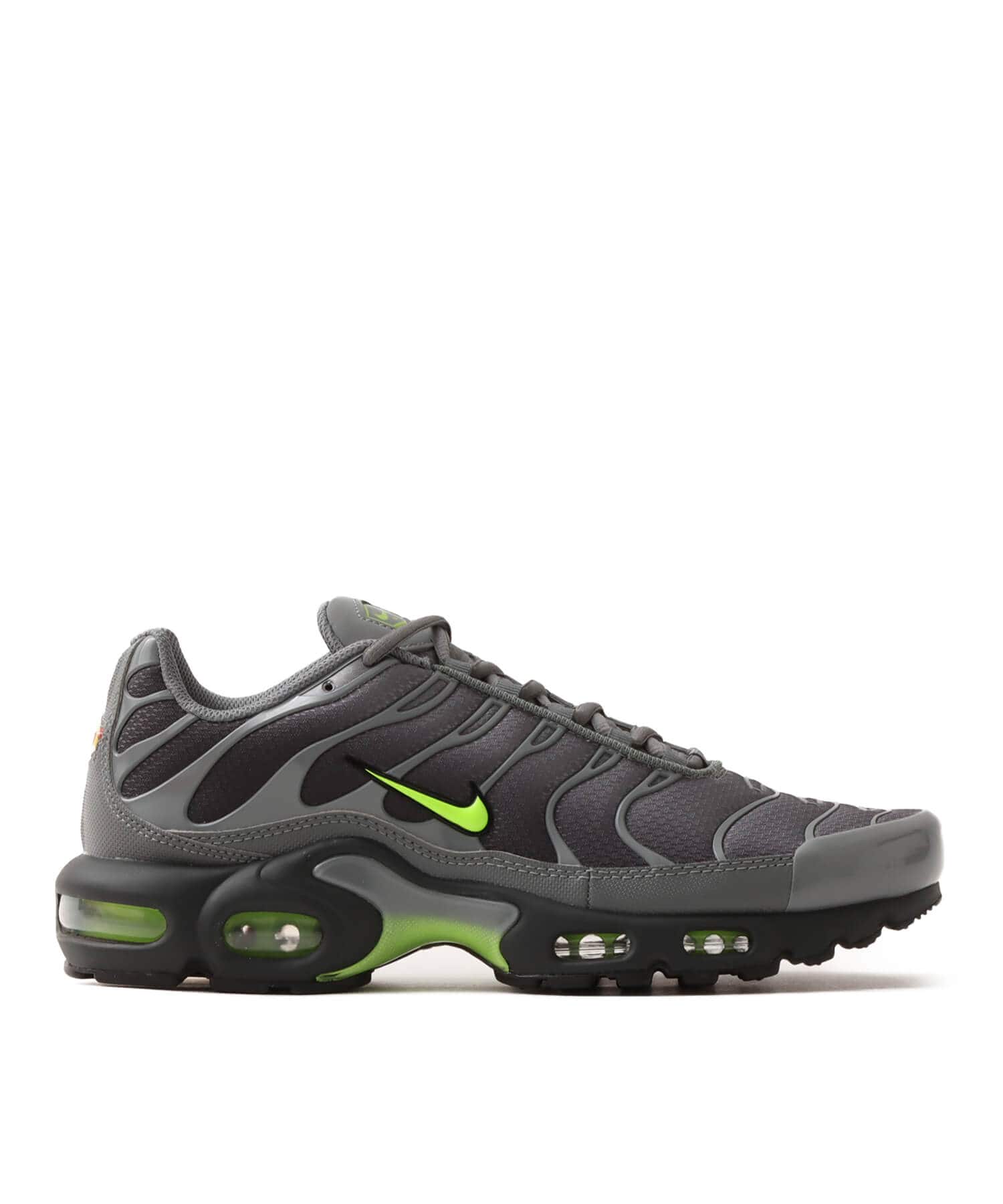 NIKE AIR MAX PLUS SMOKE GREY/VOLT-DK SMOKE GREY-BLACKの画像
