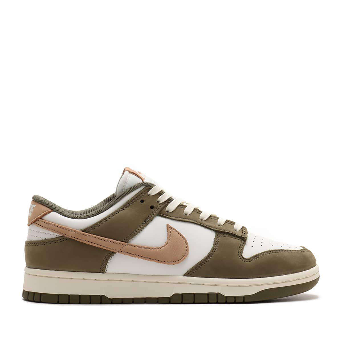 NIKE DUNK LOW RETRO PRM MEDIUM OLIVE/HEMP-SUMMIT WHITE-SAIL |atmos（アトモス）  公式オンラインストア