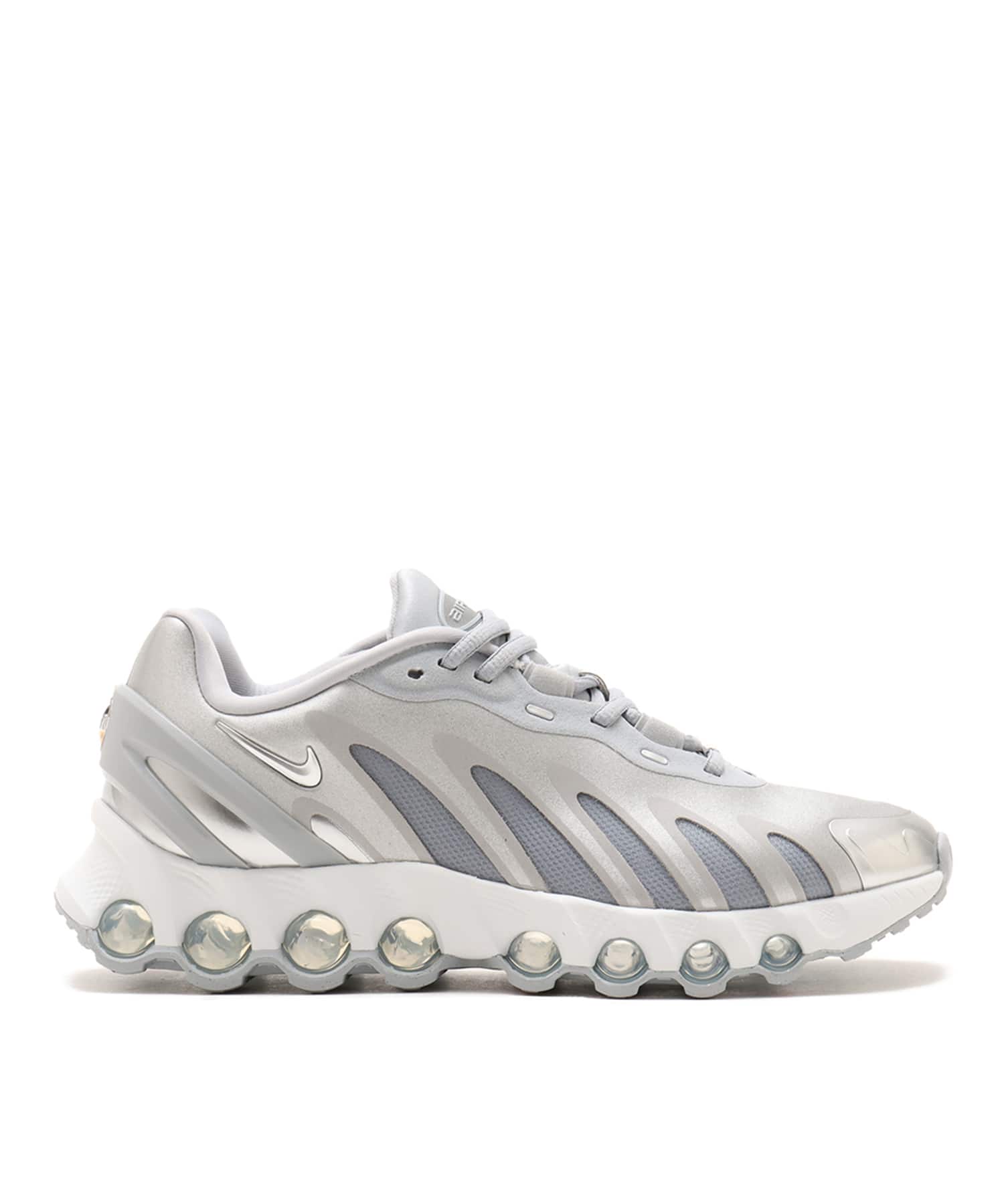 NIKE W AIR MAX DN8 WOLF GREY/METALLIC SILVER-OFF WHITEの画像