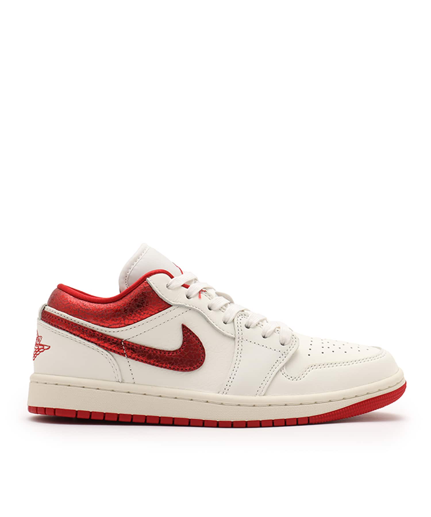 JORDAN BRAND WMNS AIR JORDAN 1 LOW SE SAIL/VARSITY RED-TEAM REDの画像