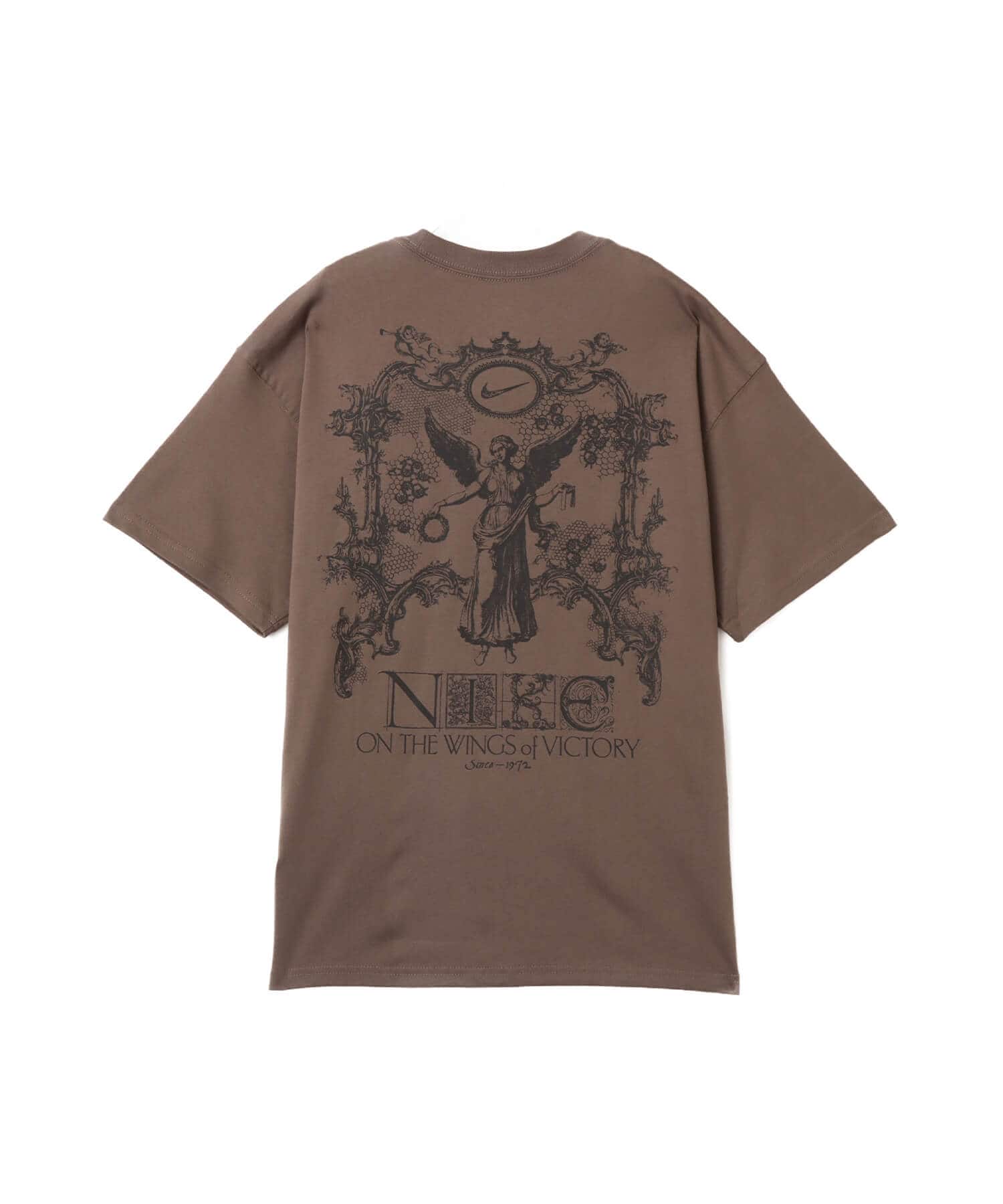 NIKE AS U NSW TEE M90 OC WINGS VICT IRONSTONEの画像