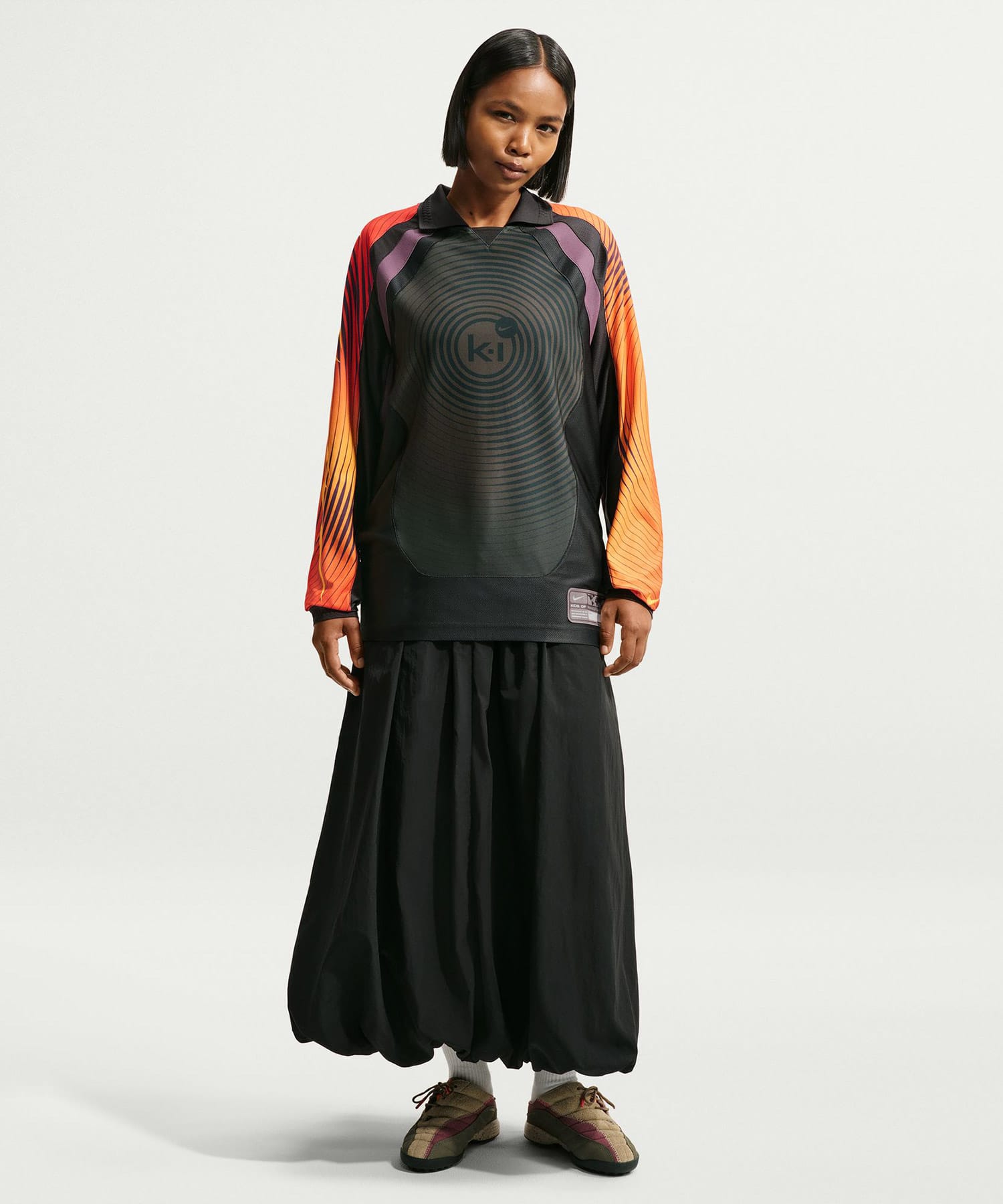 NIKE M NRG KOI JERSEY 2 BAROQUE BROWN/OFF NOIR/LASER CRIMSON/TAXIの画像