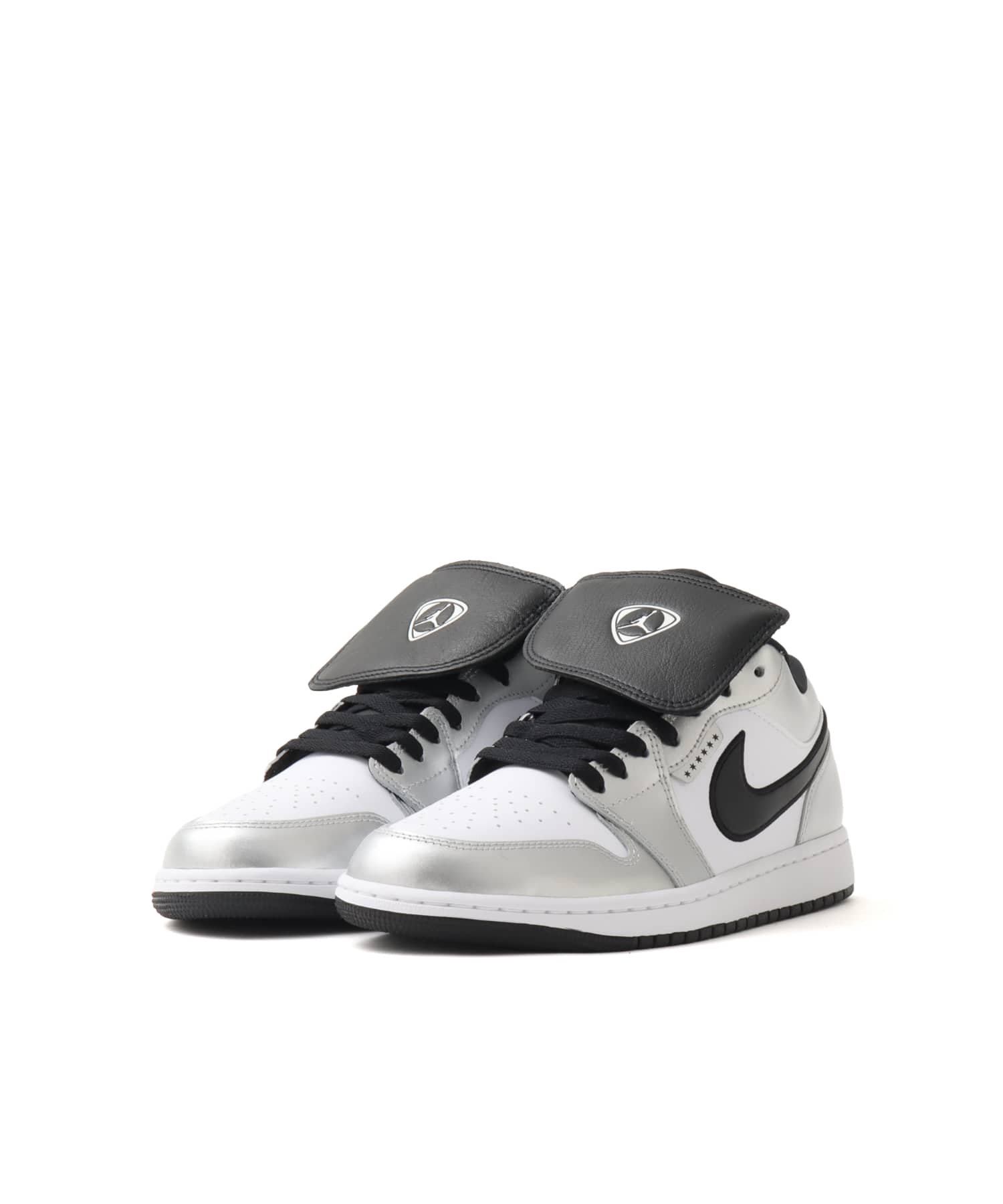 JORDAN BRAND AIR JORDAN 1 LOW SE WHITE/BLACK-WHITE-METALLIC SILVERの画像