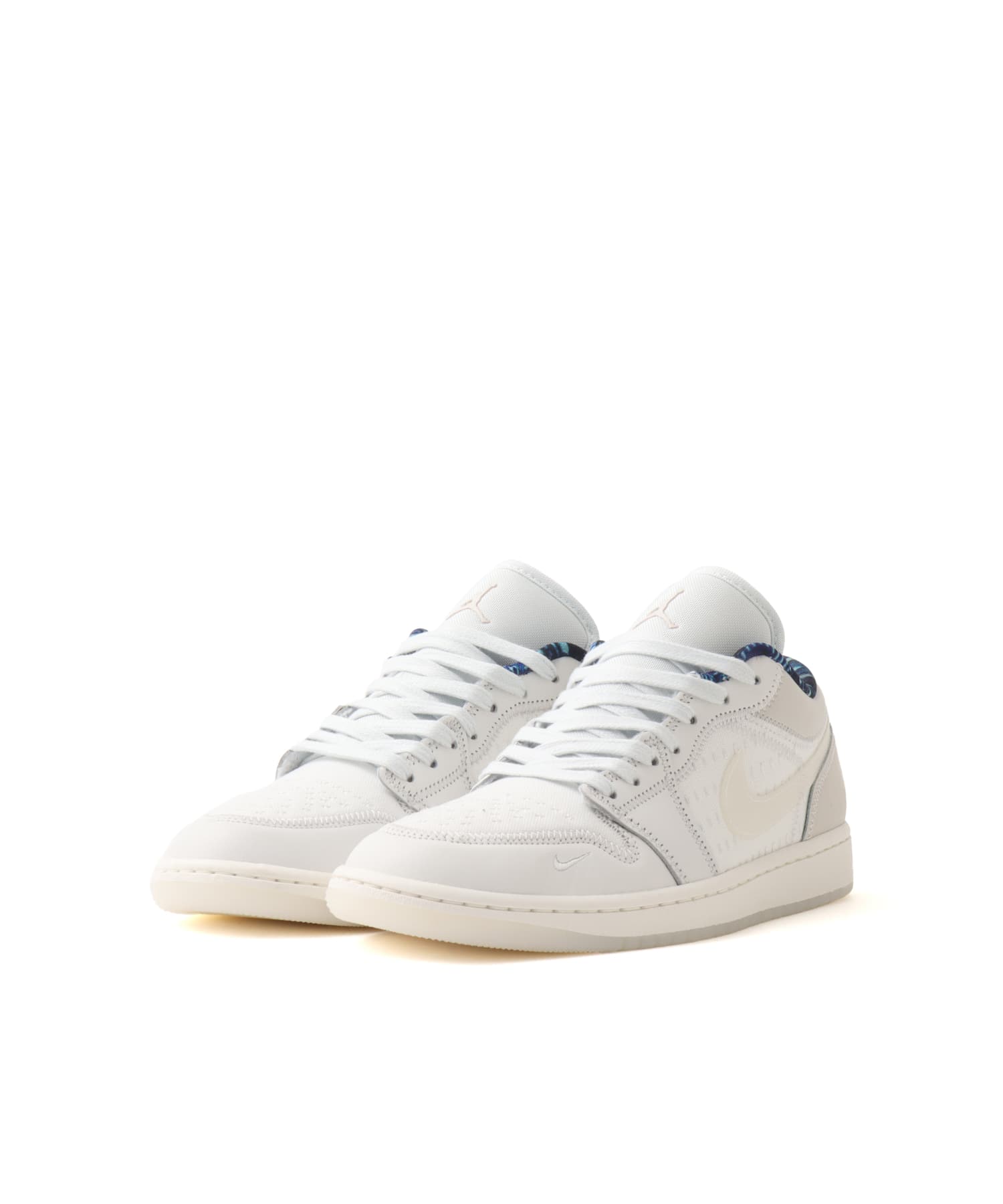JORDAN BRAND AIR JORDAN 1 LOW SE APLA SUMMIT WHITE/SAIL-MULTI-COLOR-OFF WHITEの画像