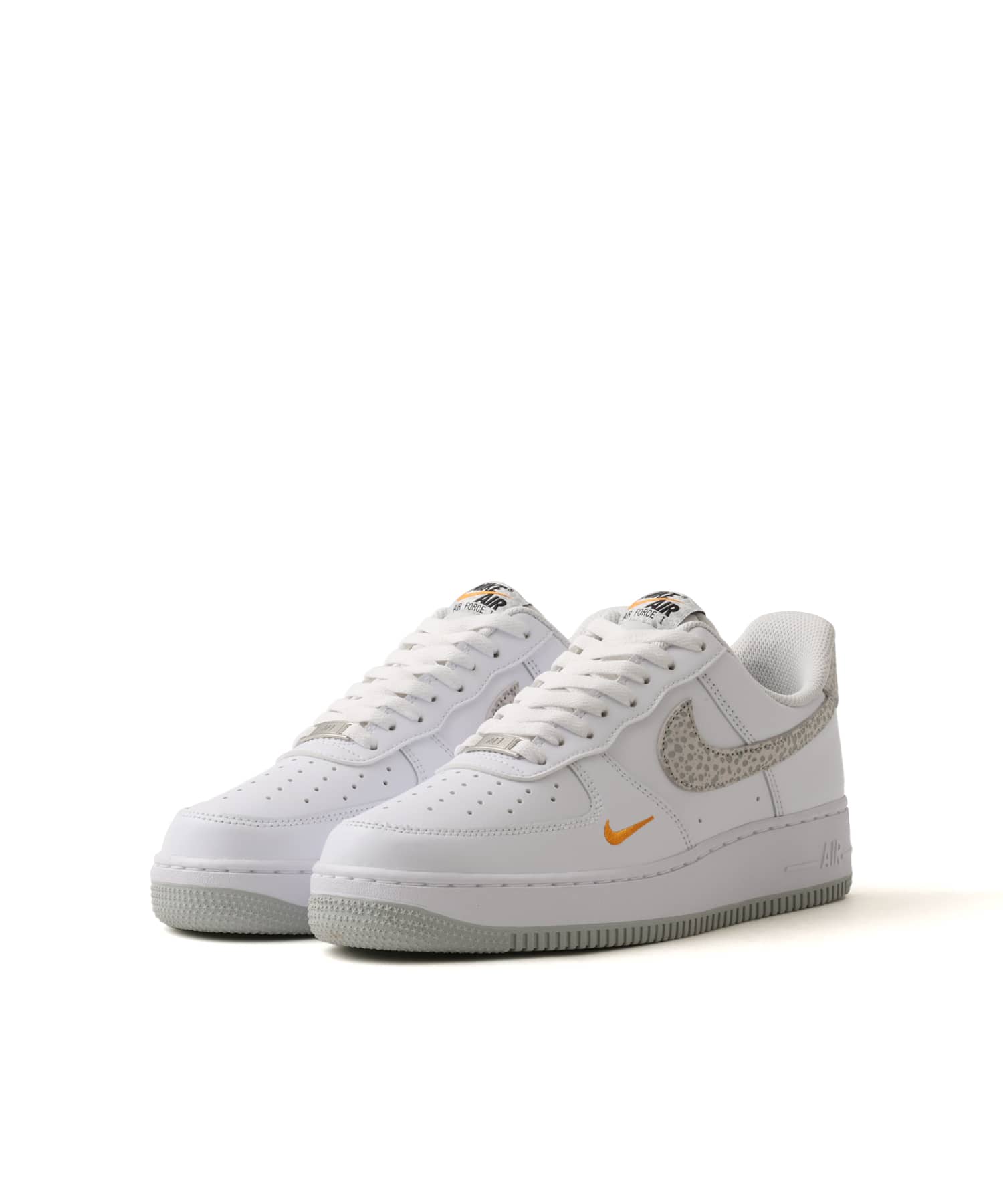 NIKE AIR FORCE 1 '07 WHITE/WHITE-KUMQUAT-GREY FOG-BLACK-MTLC SILVERの画像