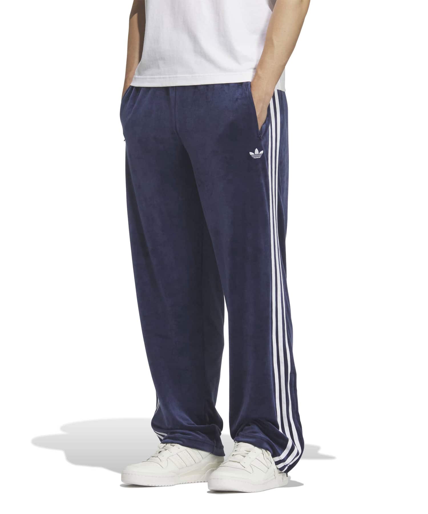 adidas FIREBIRD TRACK PANT VELOUR ナイトインディゴの画像