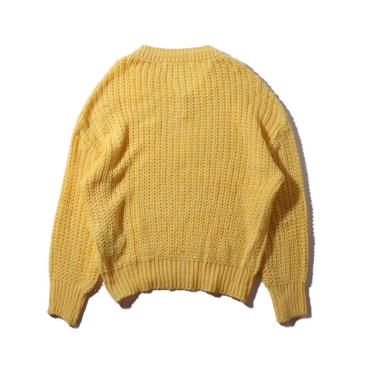 atmos pink Vネック ニット YELLOWの画像