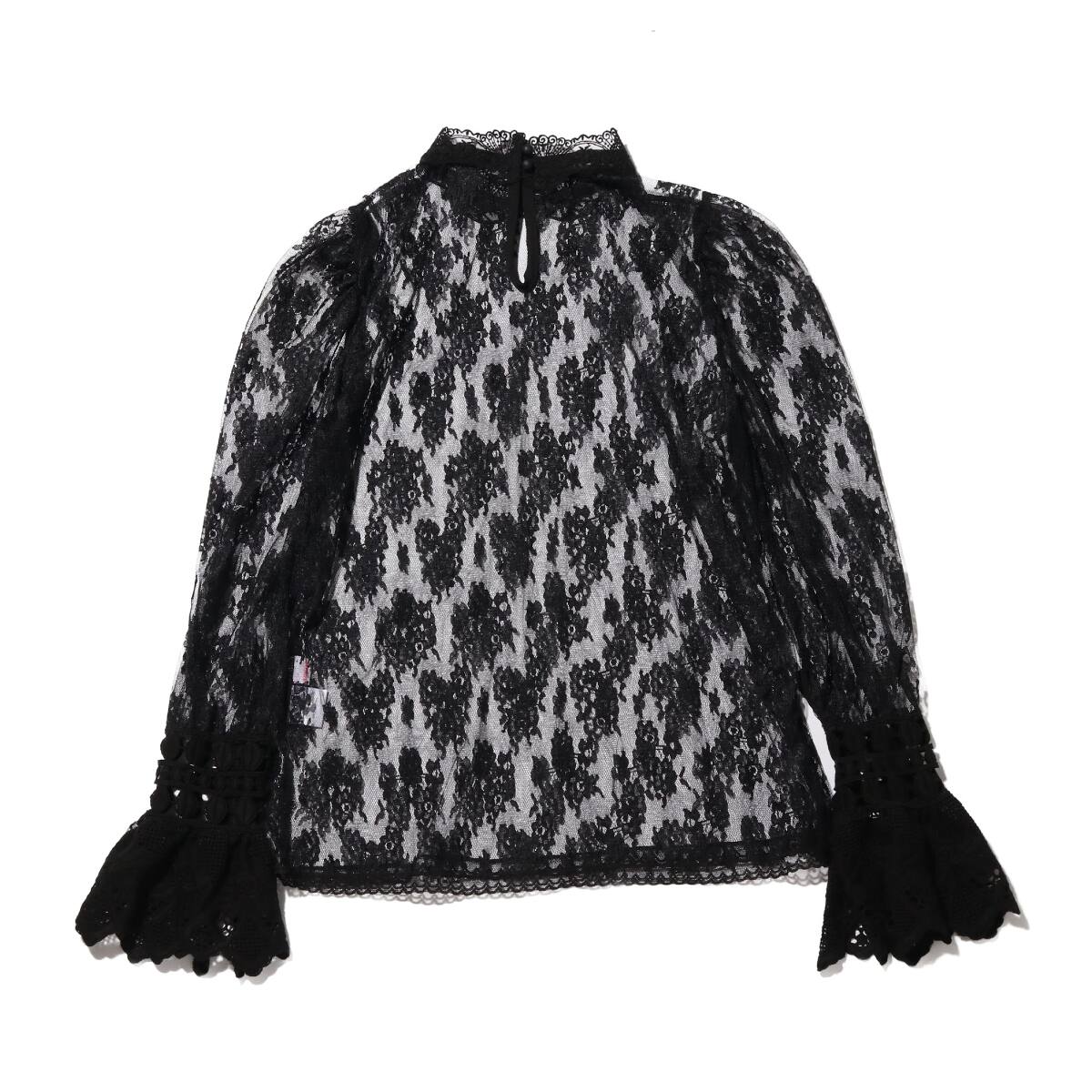 atmos pink 総レース ハイネック トップス WHITEの画像