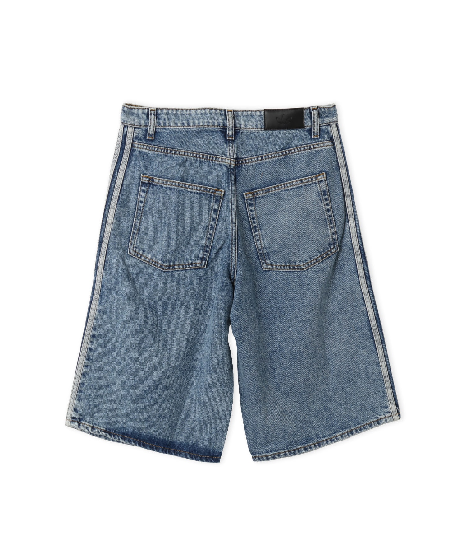 adidas FIREBIRD ADICOLOR LIGHT WASH DENIM SHORTS ウォーンブルーデニムの画像