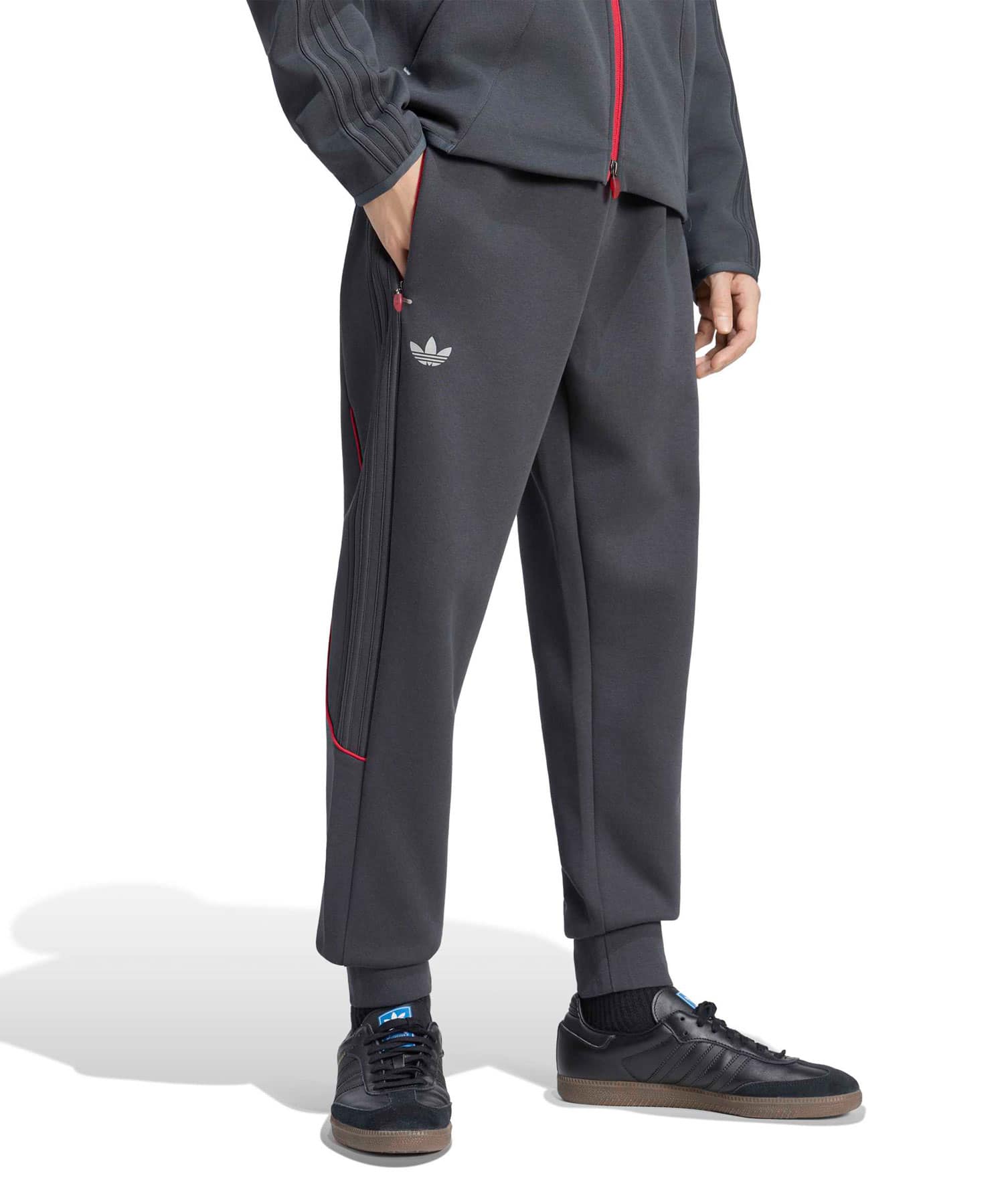 adidas LIVERPOOL FC SPACER TEAMGEIST 26 TRACKPANT カーボンの画像