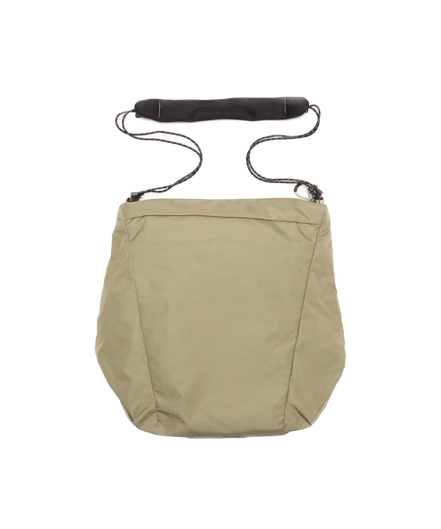 SALOMON PACKABLE TOTE BAG Martini Olive/SEAGRASS/の画像