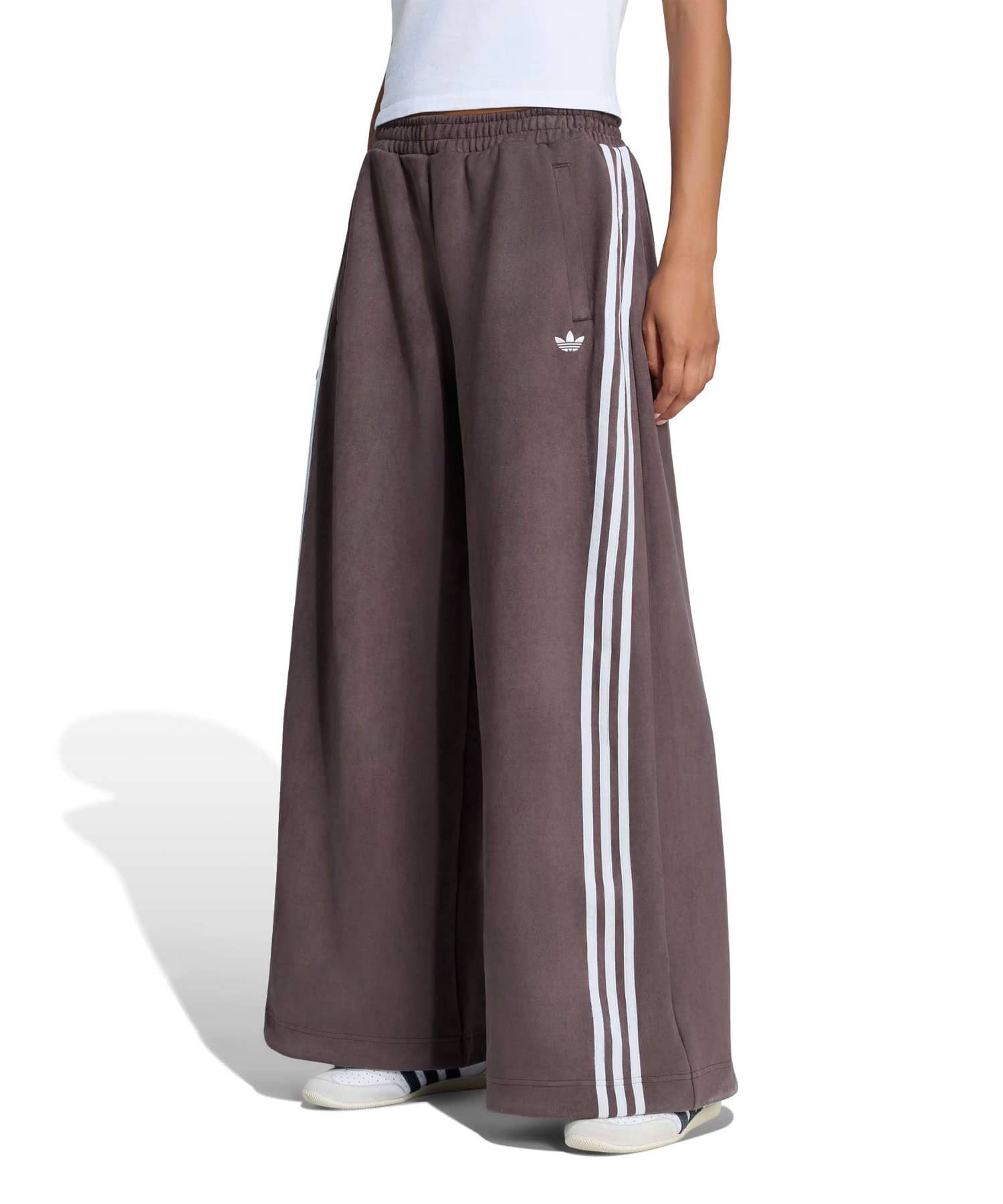 adidas ADILENIUM FAUX SUEDE TRACK PANT オーロラコーヒーの画像