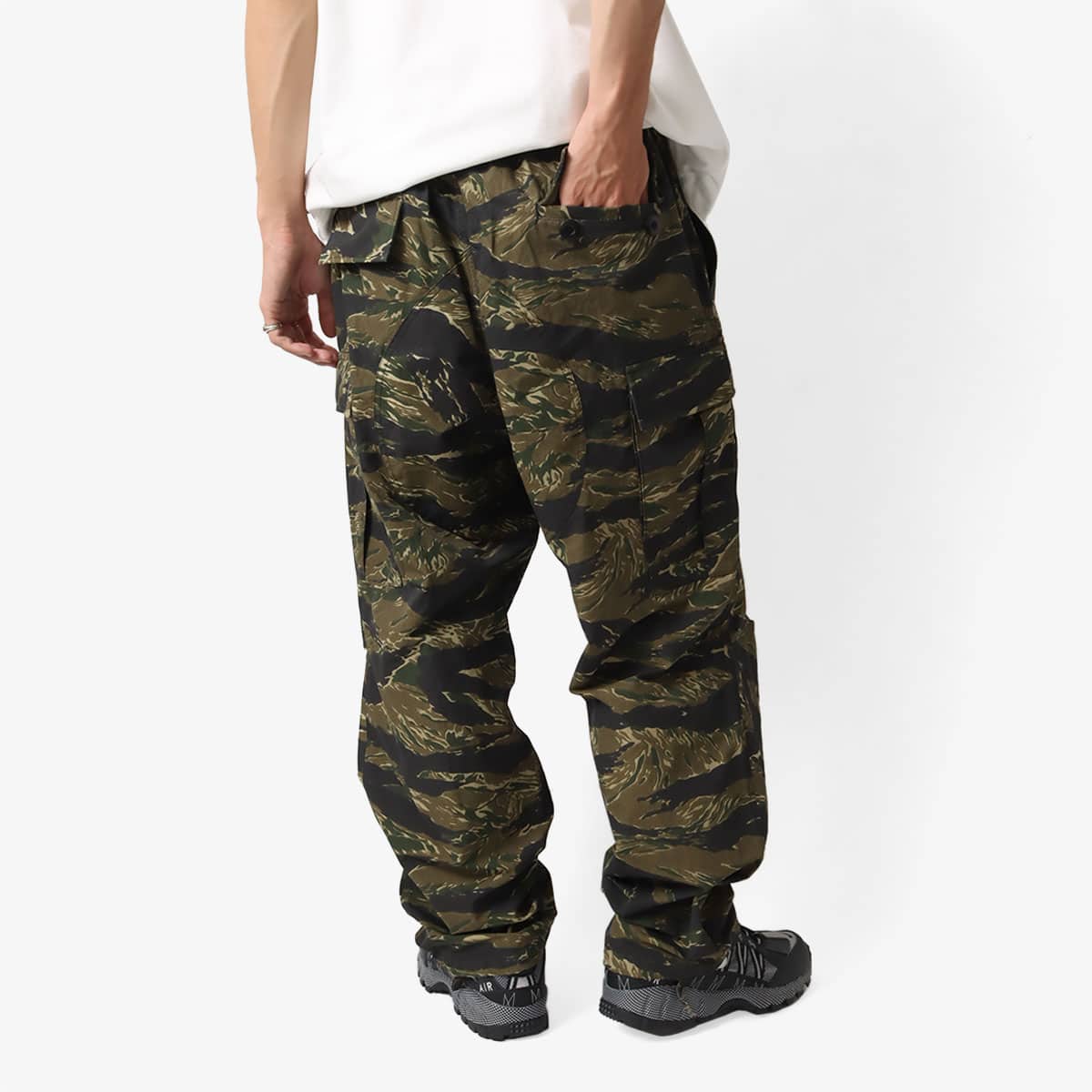 atmos C/N Cargo Pants WDLDCAMOの画像