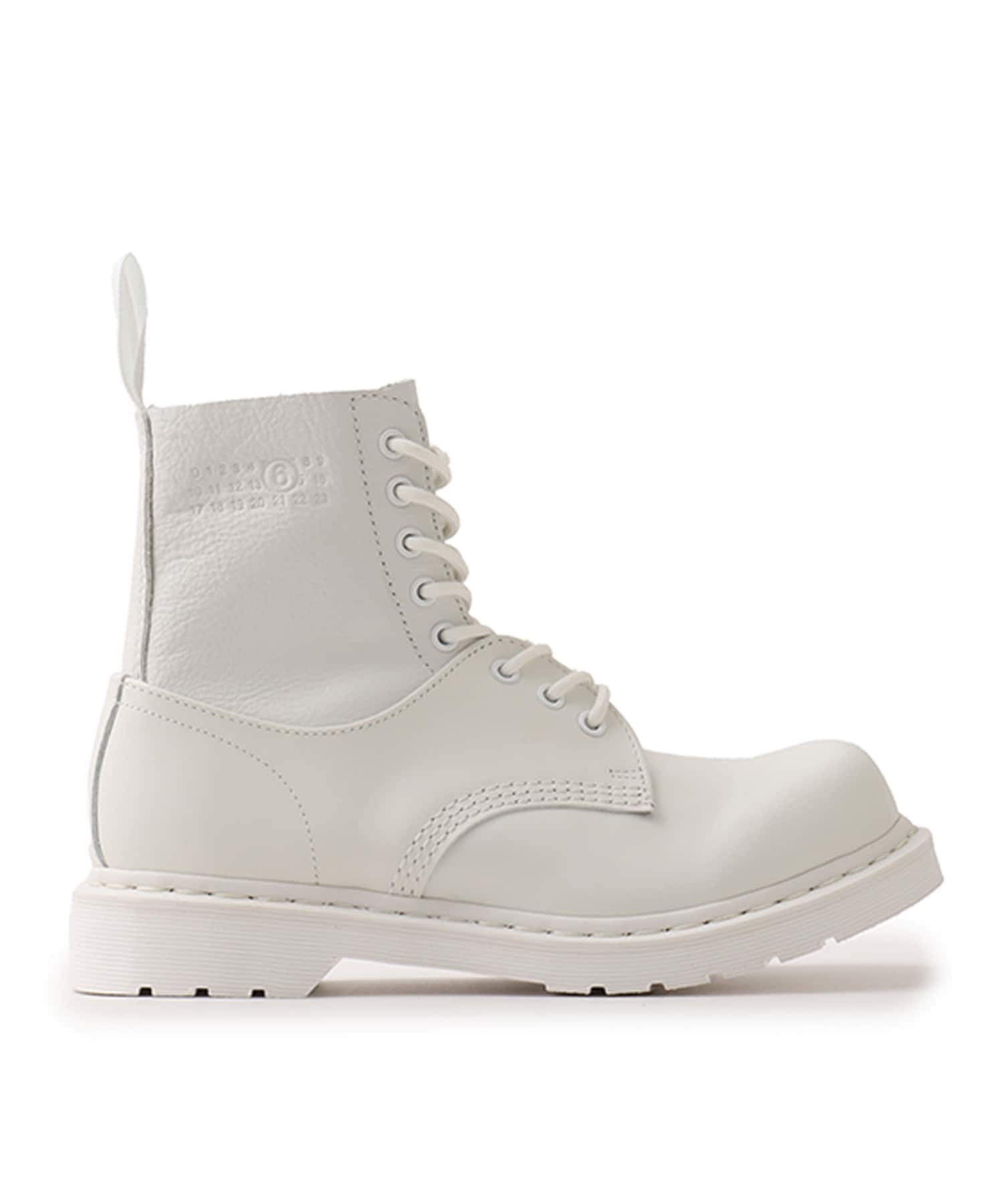 MM6 x DR MARTENS 1460 8-EYE NO STEEL TOE Vintage Smooth/White Virginia/Whiteの画像