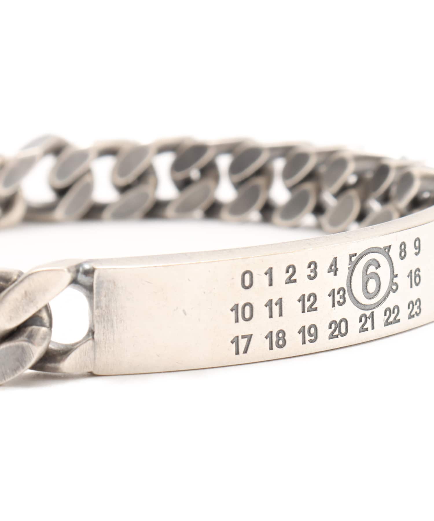 MM6 MINIMAL LOGO ID TAG CURB BRACELET Argento brunitoの画像