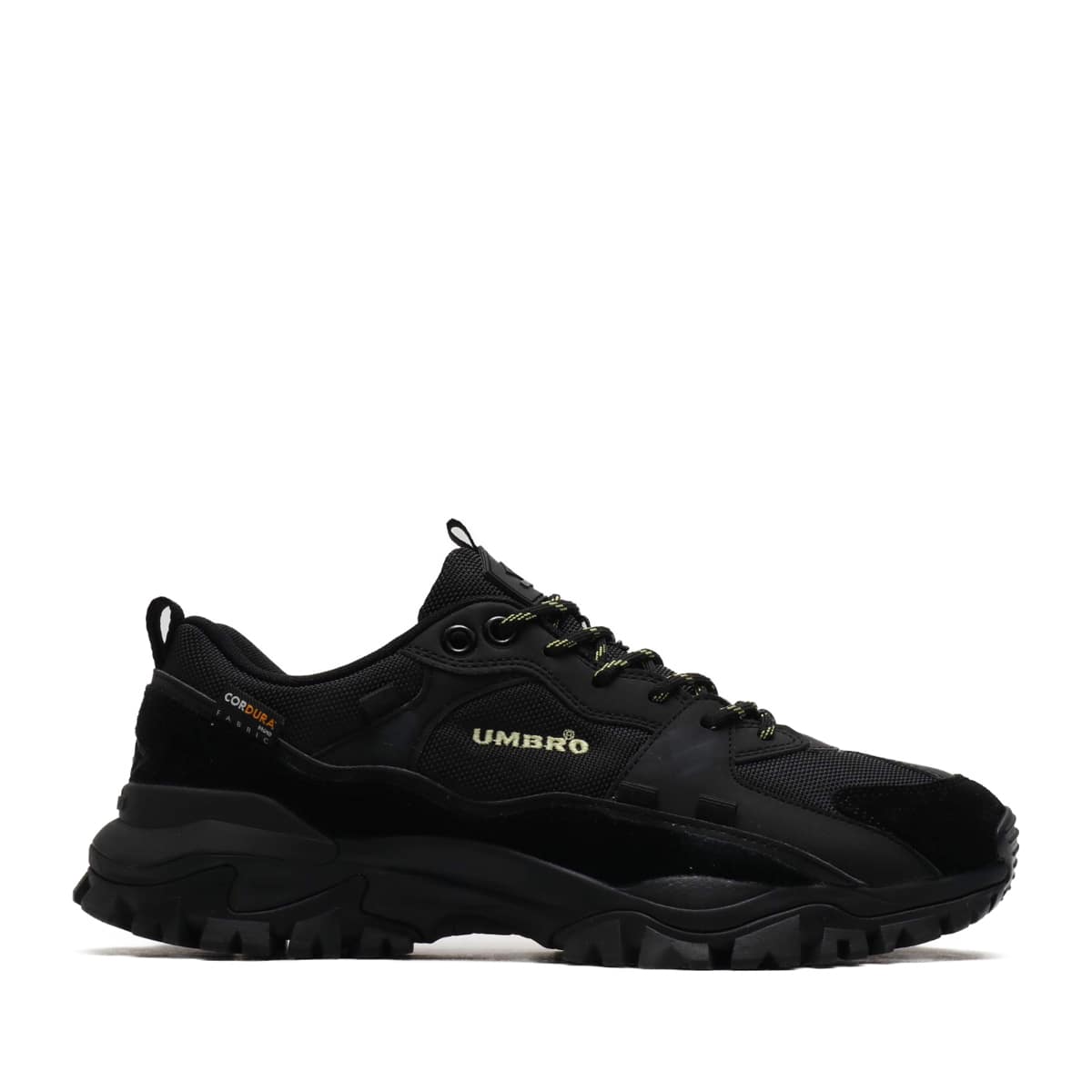 umbro bumpy trainers in black