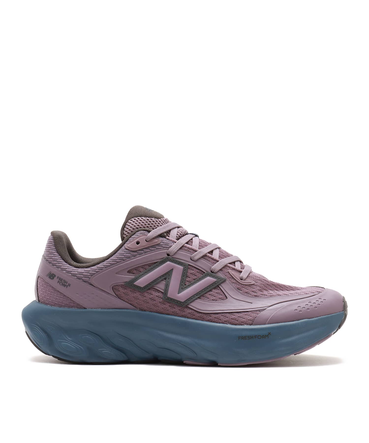 New Balance UTRNWB PURPLEの画像