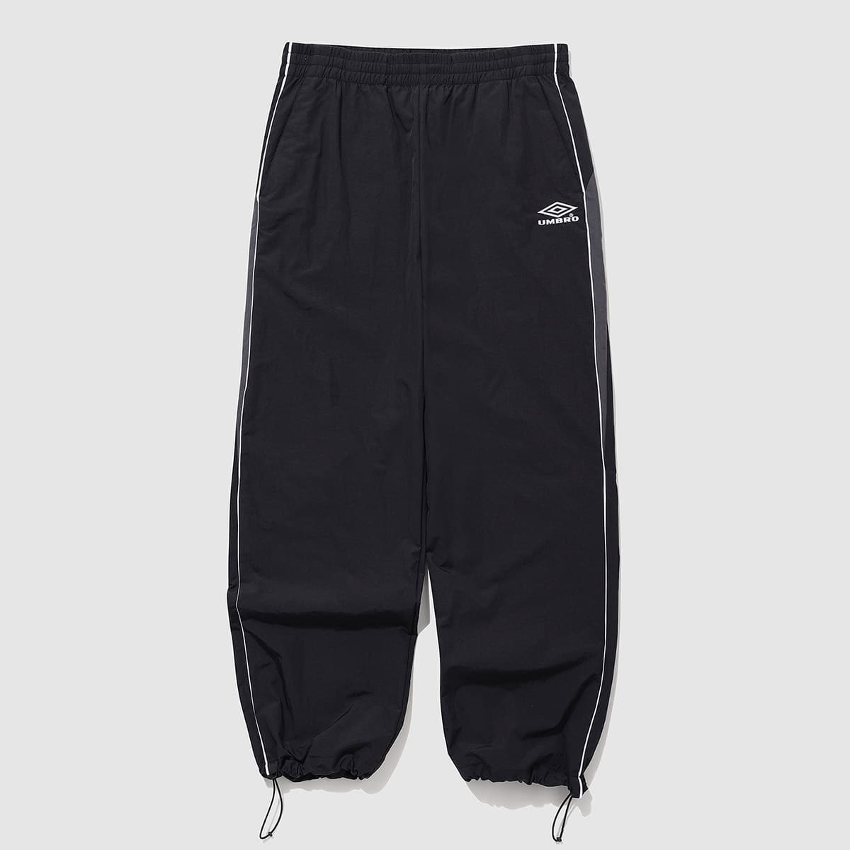 UMBRO HBL CELEB Woven Setup Pants ブラックの画像