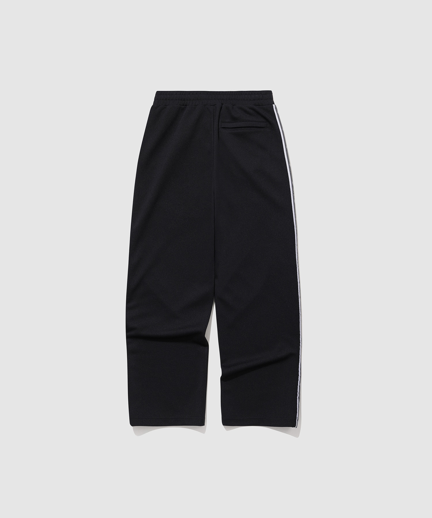 UMBRO 【KOREA COLLECTION】HBL OG TRACKPANTS ブラックの画像