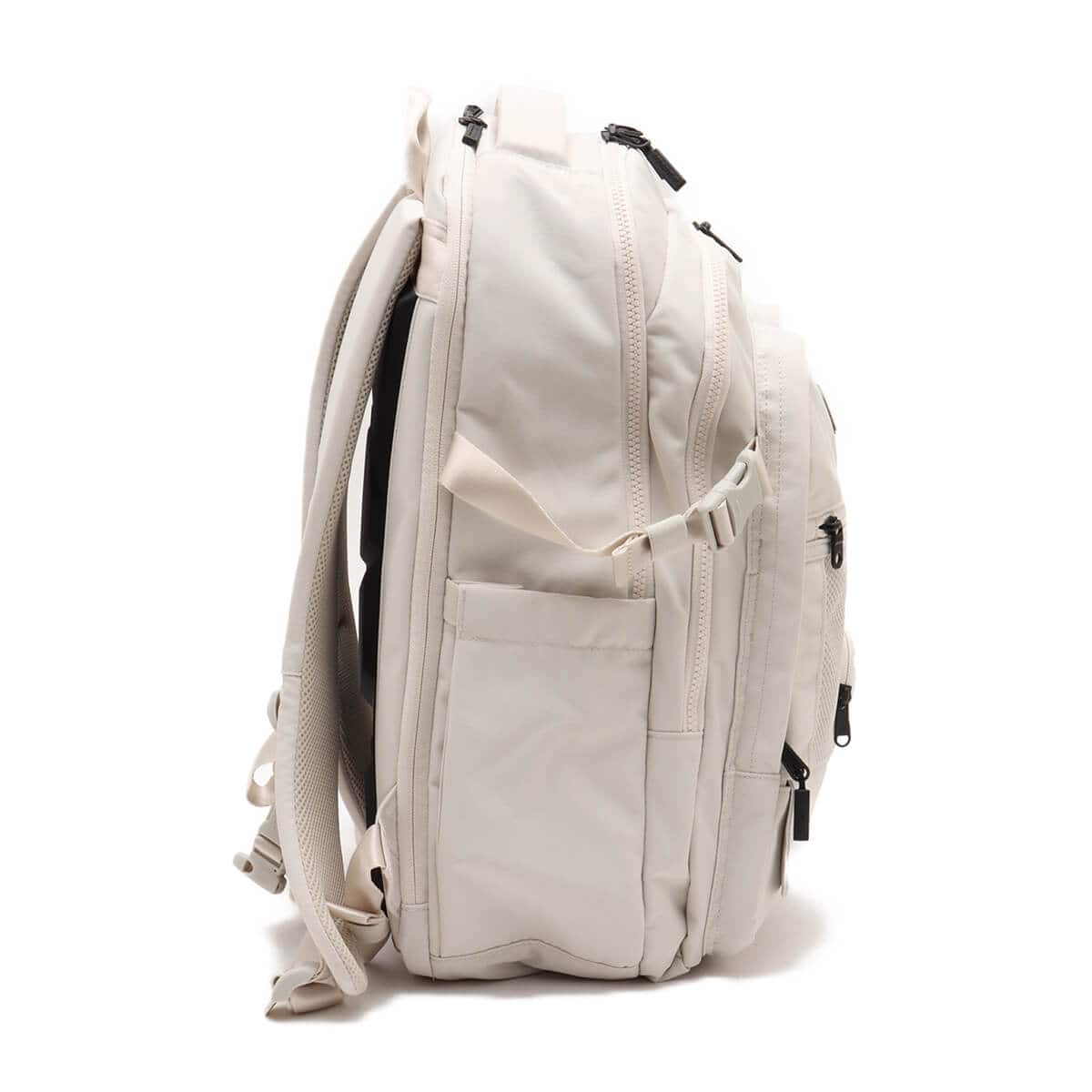 UMBRO BACKPACK ベージュ の画像