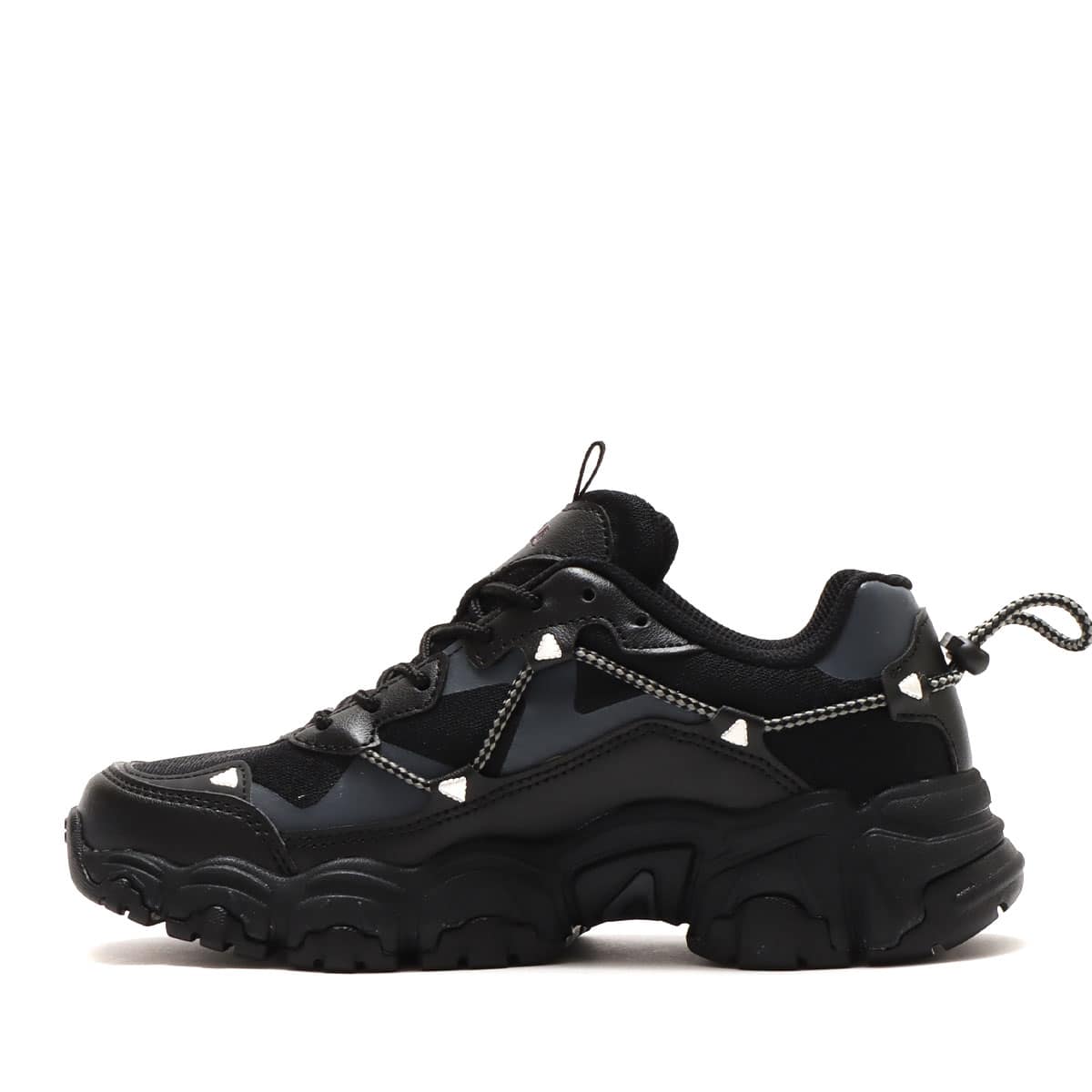 FILA FLUID Black / Black / Black |atmos（アトモス） 公式オンラインストア