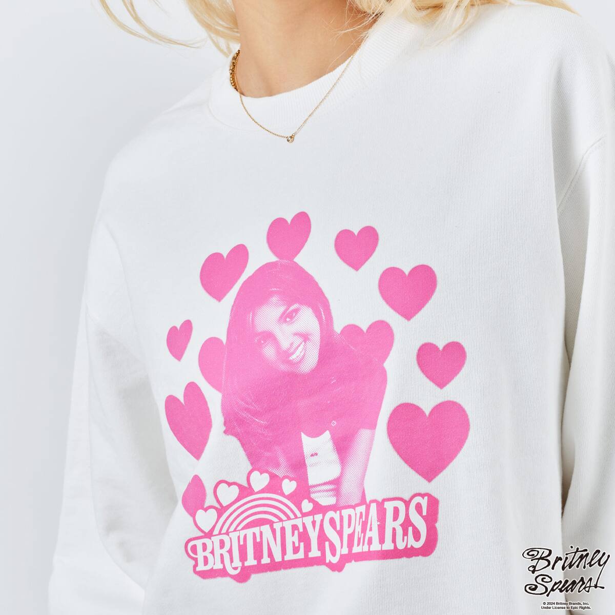 atmos pink x Britney Spears Heart Logo Sweat Shirt WHITE atmos pink x Britney Spears Heart Logo Sweat Shirt WHITE